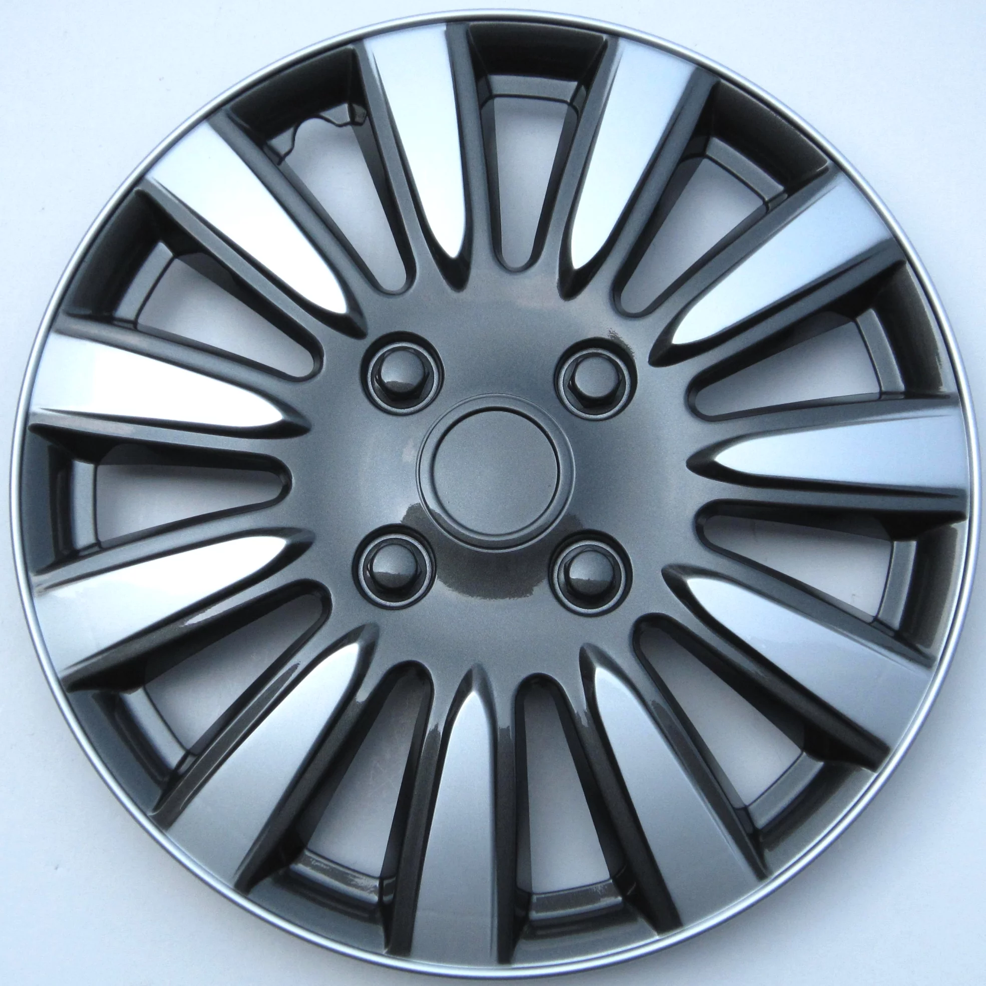 15-in Wheel Cover in Silver and Charcoal Finish, Auto Drive Brand, Manufacturer Part Number KT1011-15S/CHR - Inhomebuy