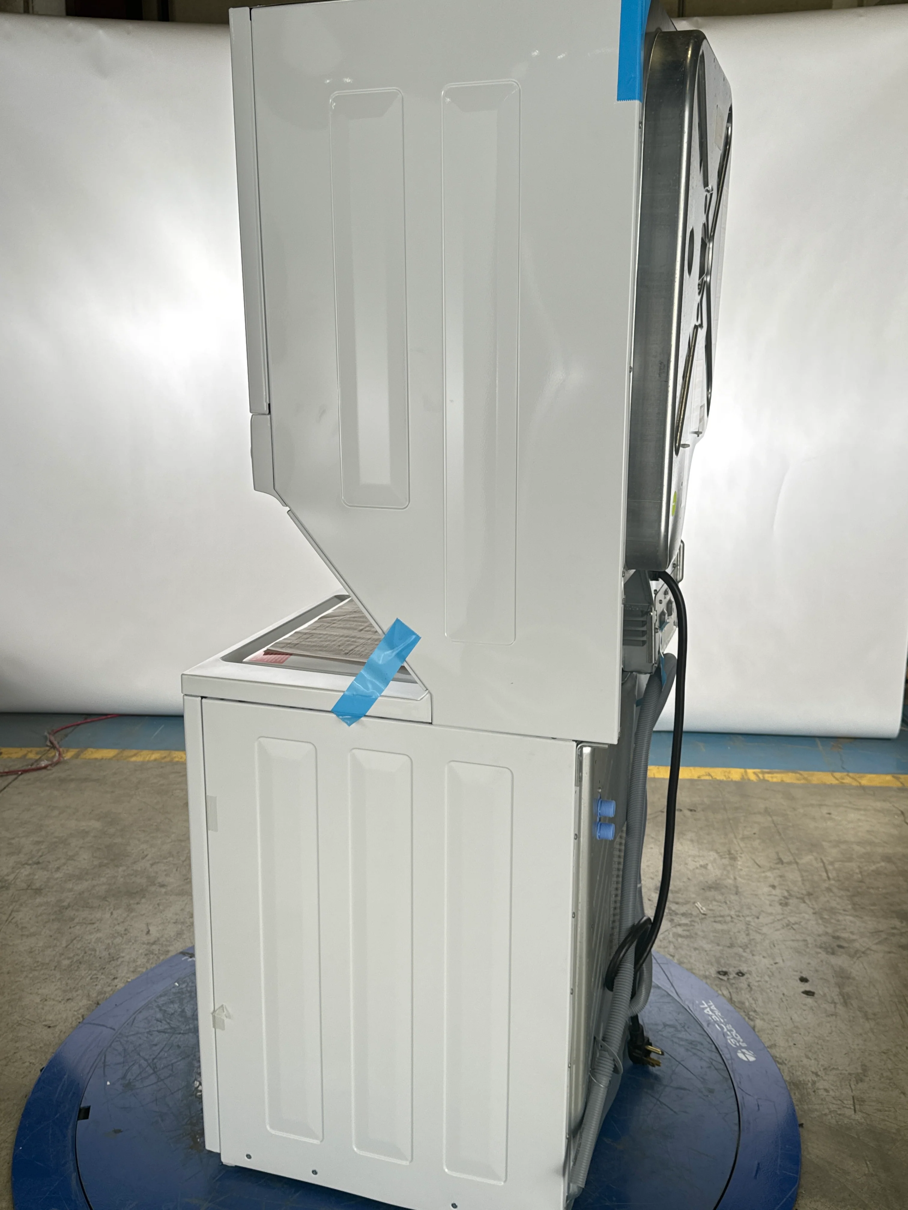 FRIGIDAIRE 27 IN. WHITE ELECTRIC 4.5 CU. FT. IEC WASHER AND 5.5 CU. FT. DRYER LAUNDRY CENTRE - FLCE7 - Inhomebuy