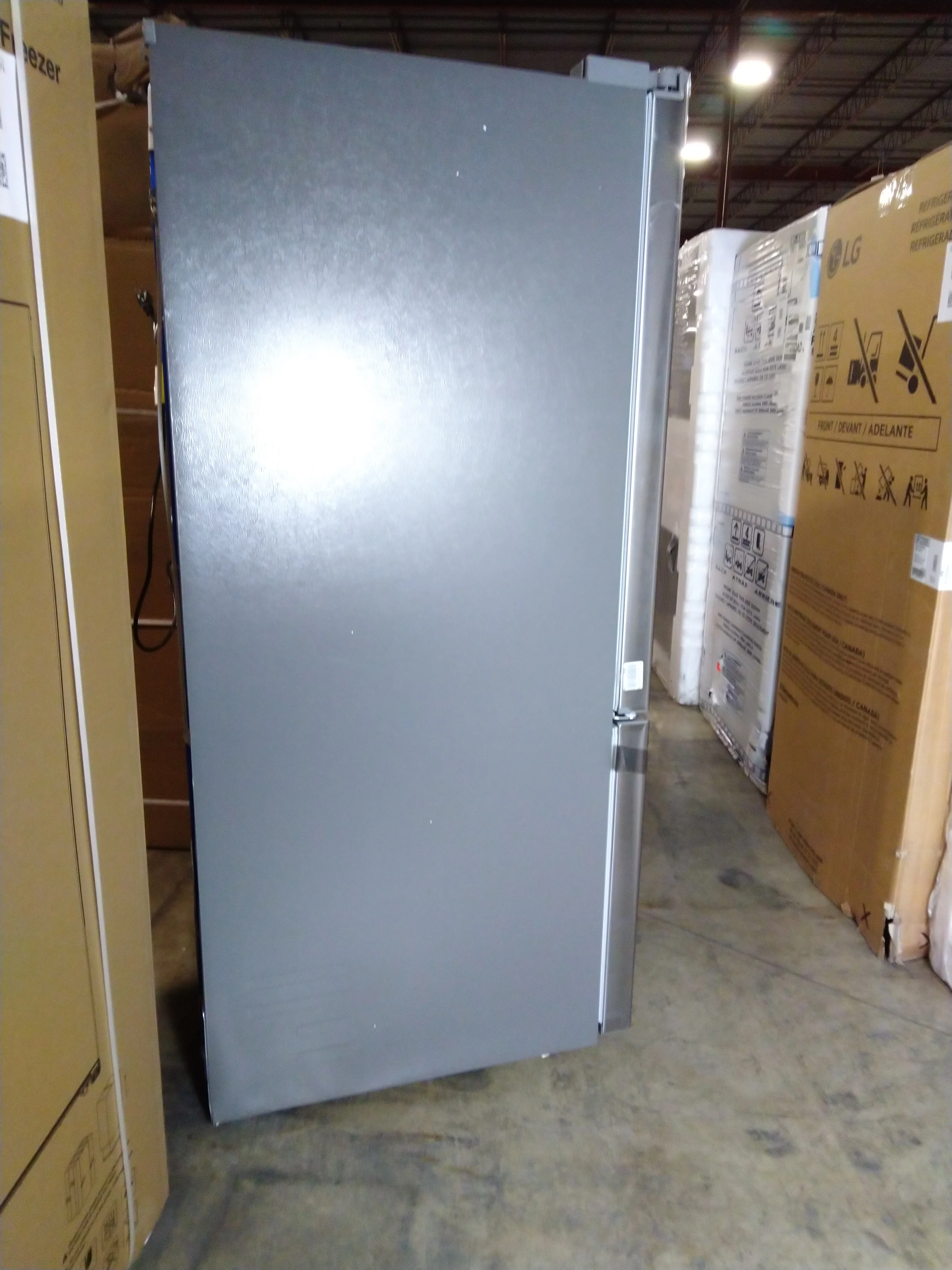 LG 33 IN. 25 CU. FT. SMUDGE-RESISTANT STAINLESS-STEEL FRENCH DOOR REFRIGERATOR WITH SMARTDIAGNOSIS - - Inhomebuy