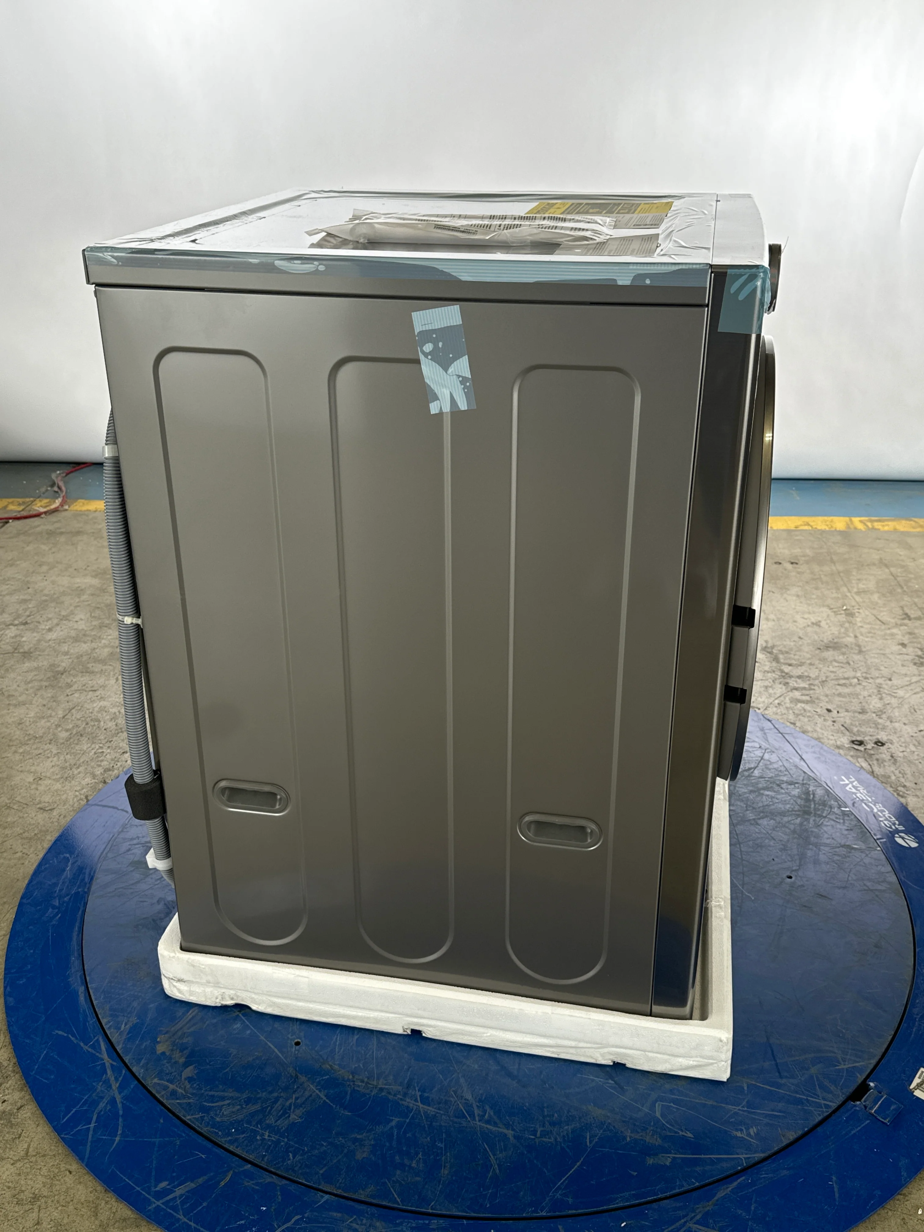 LG 5.2 CU FT. GRAPHITE STEEL FRONT LOAD WASHER WITH TURBOWASH TECHNOLOGY - WM5500HVA - Inhomebuy