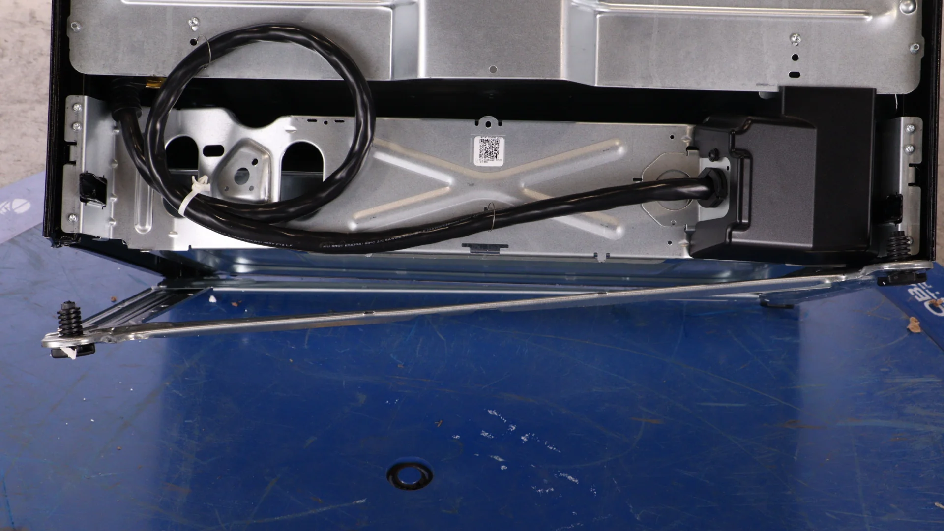 FRIGIDAIRE 30 IN 5.3 CU FT. ELECTRIC FREESTANDING RANGE WITH EVENTEMP COOKTOP - FCRE306CAS - Inhomebuy