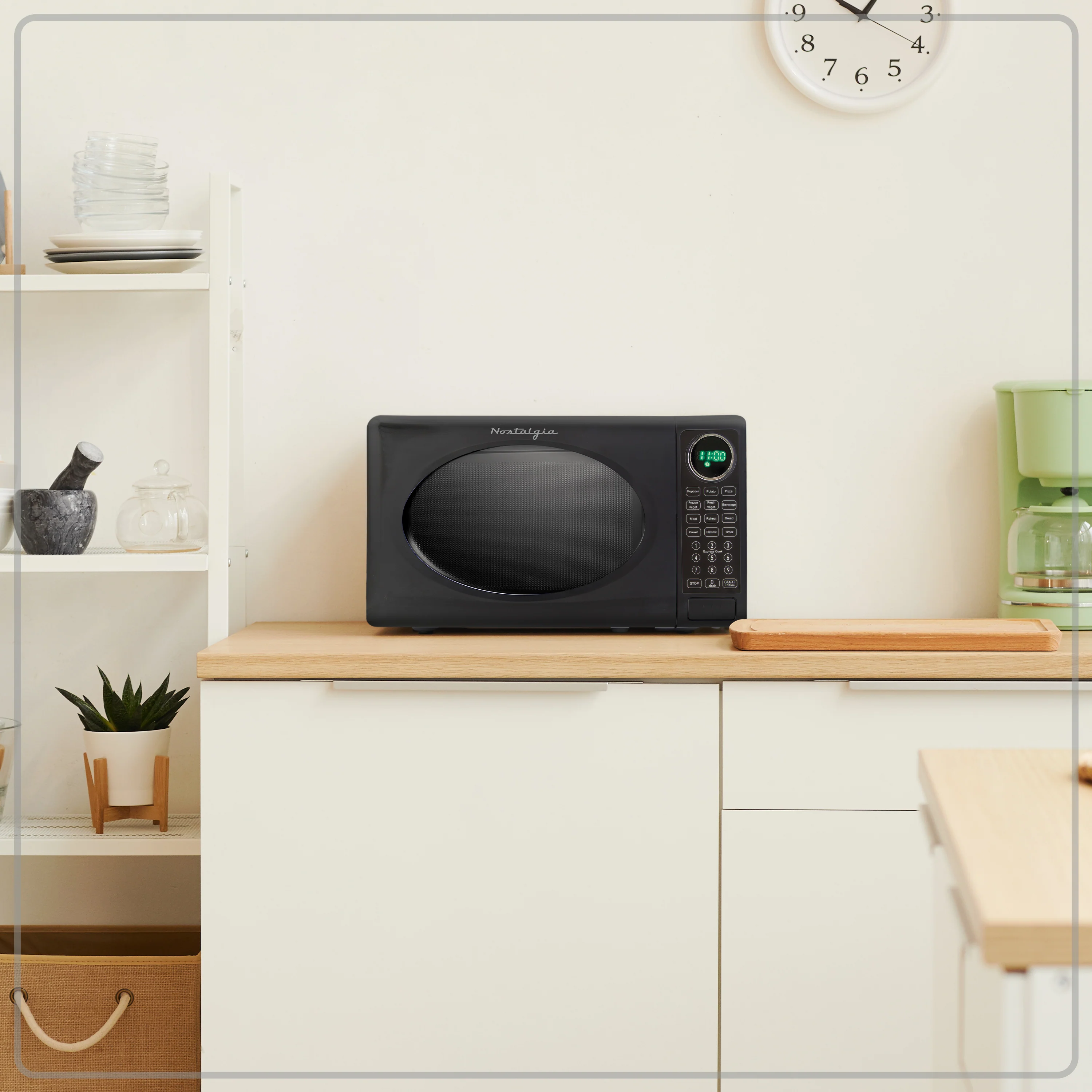 Retro 0.7 Cu Ft Retro Microwave, Black + Accessory Bundle - Inhomebuy
