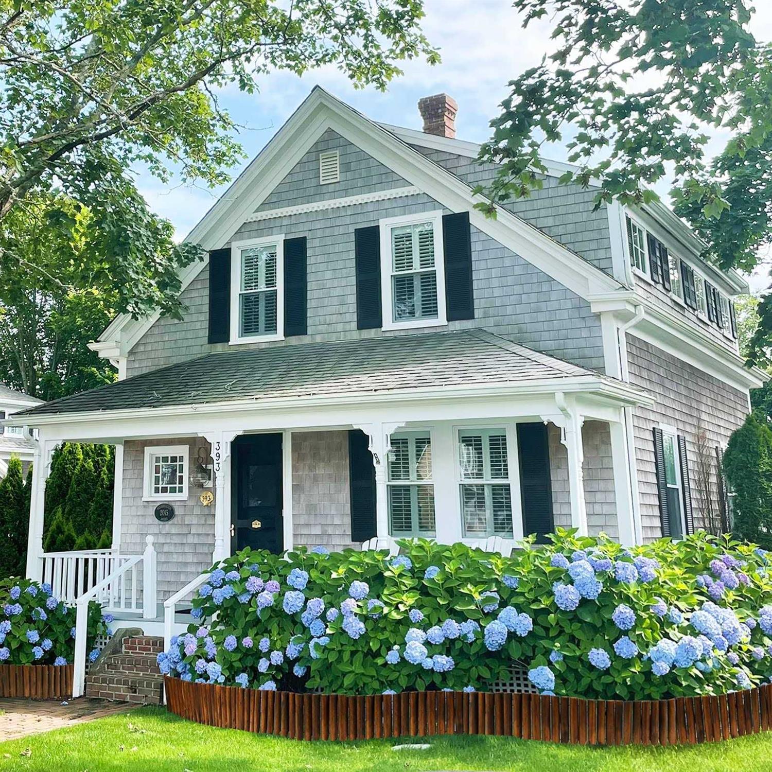 Worth Garden Wooden Short Fence Burnt Wood Finish Outdoor Landscape Edging Flexible Decorative Border - Inhomebuy