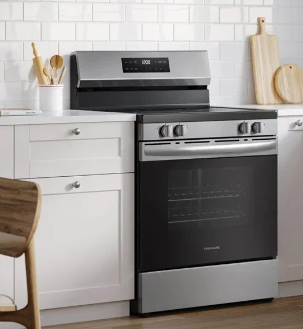 FRIGIDAIRE 30 IN 5.3 CU FT. ELECTRIC FREESTANDING RANGE WITH EVENTEMP COOKTOP - FCRE306CAS - Inhomebuy