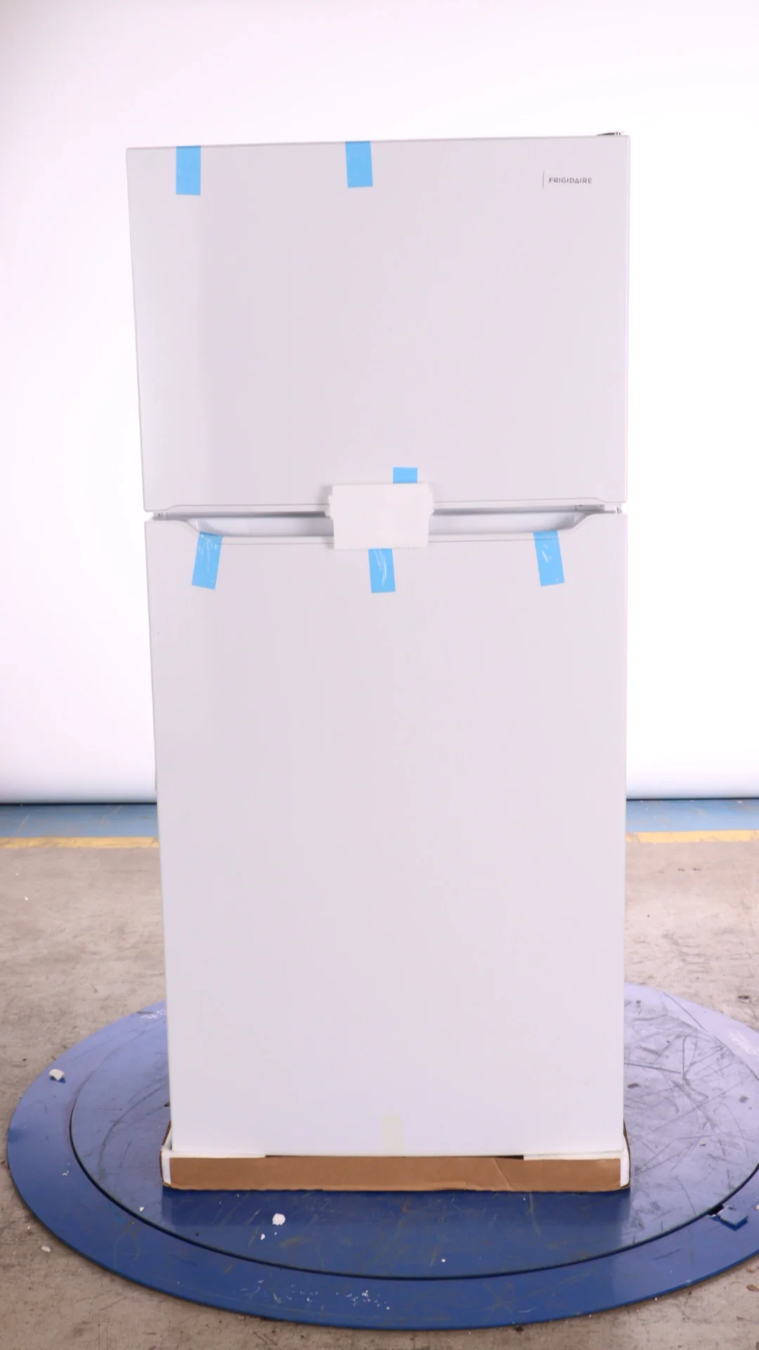 Frigidaire 30in. 18.3 cu. ft. Stainless Steel Top Freezer Refrigerator - FFTR1835VS - Inhomebuy