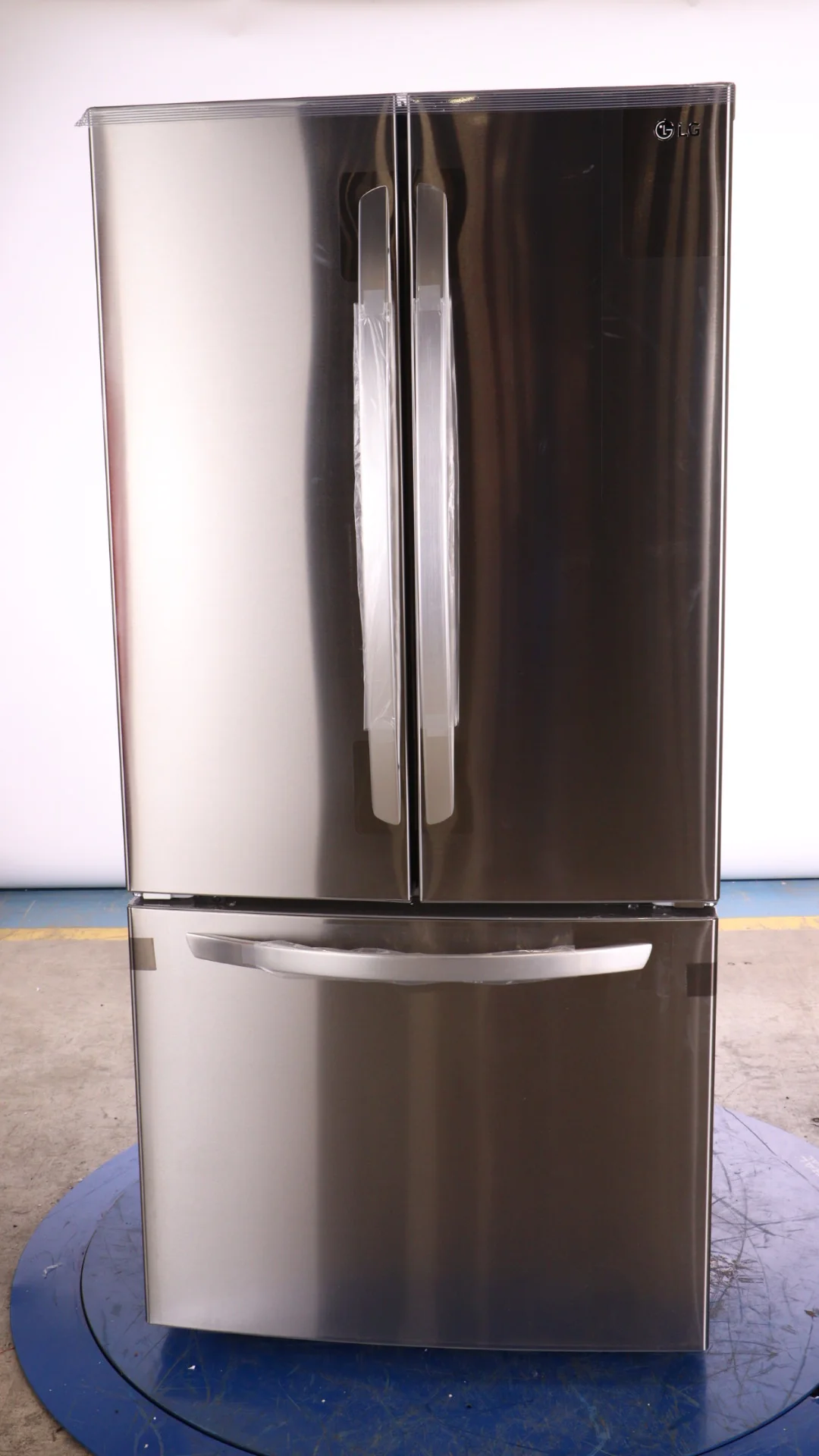 LG 33 IN. 25 CU. FT. SMUDGE-RESISTANT STAINLESS-STEEL FRENCH DOOR REFRIGERATOR WITH SMARTDIAGNOSIS - - Inhomebuy