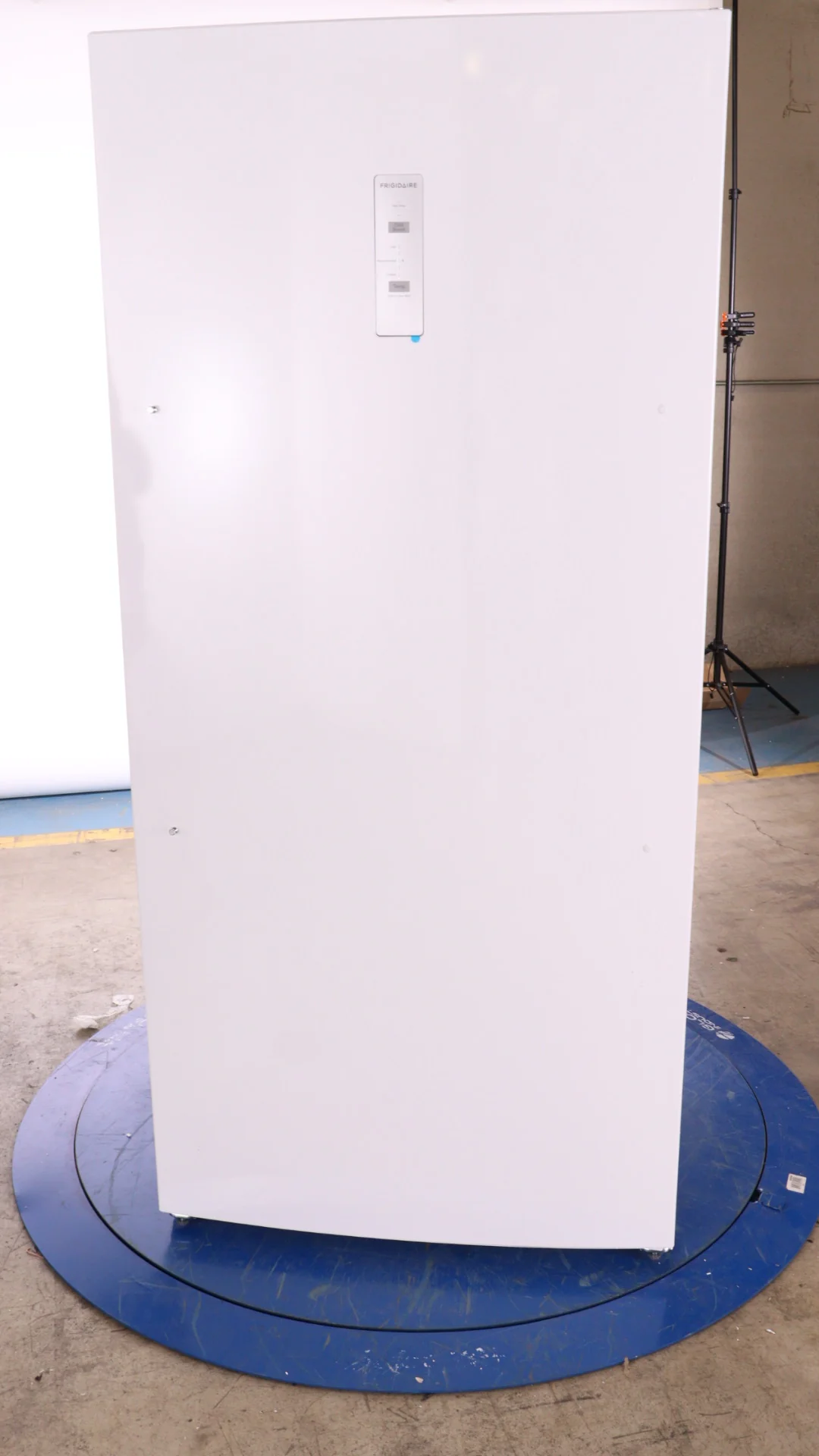 FRIGIDAIRE 20 CU FT. WHITE SINGLE-DOOR REFRIGERATOR WITH EVENTEMP COOLING SYSTEM - FRAE2024AW - Inhomebuy