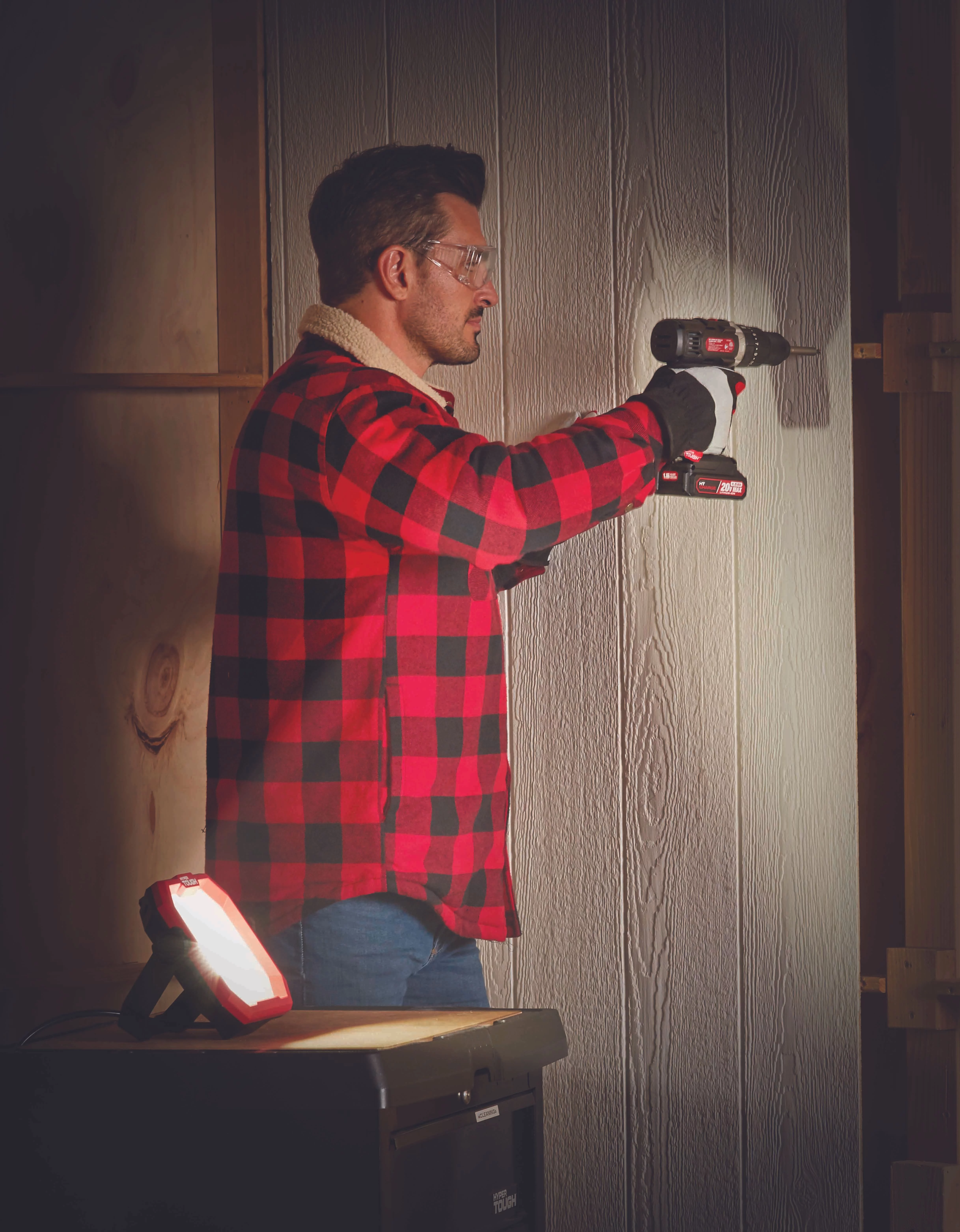 Hyper Tough 2500 Lumen Corded LED Work Light, Powder Coating Finish - Inhomebuy