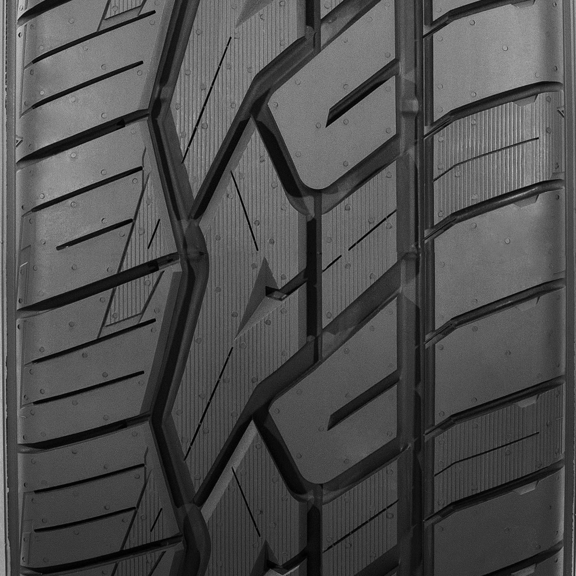 Nitto NT420V All Season 285/40R22 110W XL Light Truck Tire - Inhomebuy