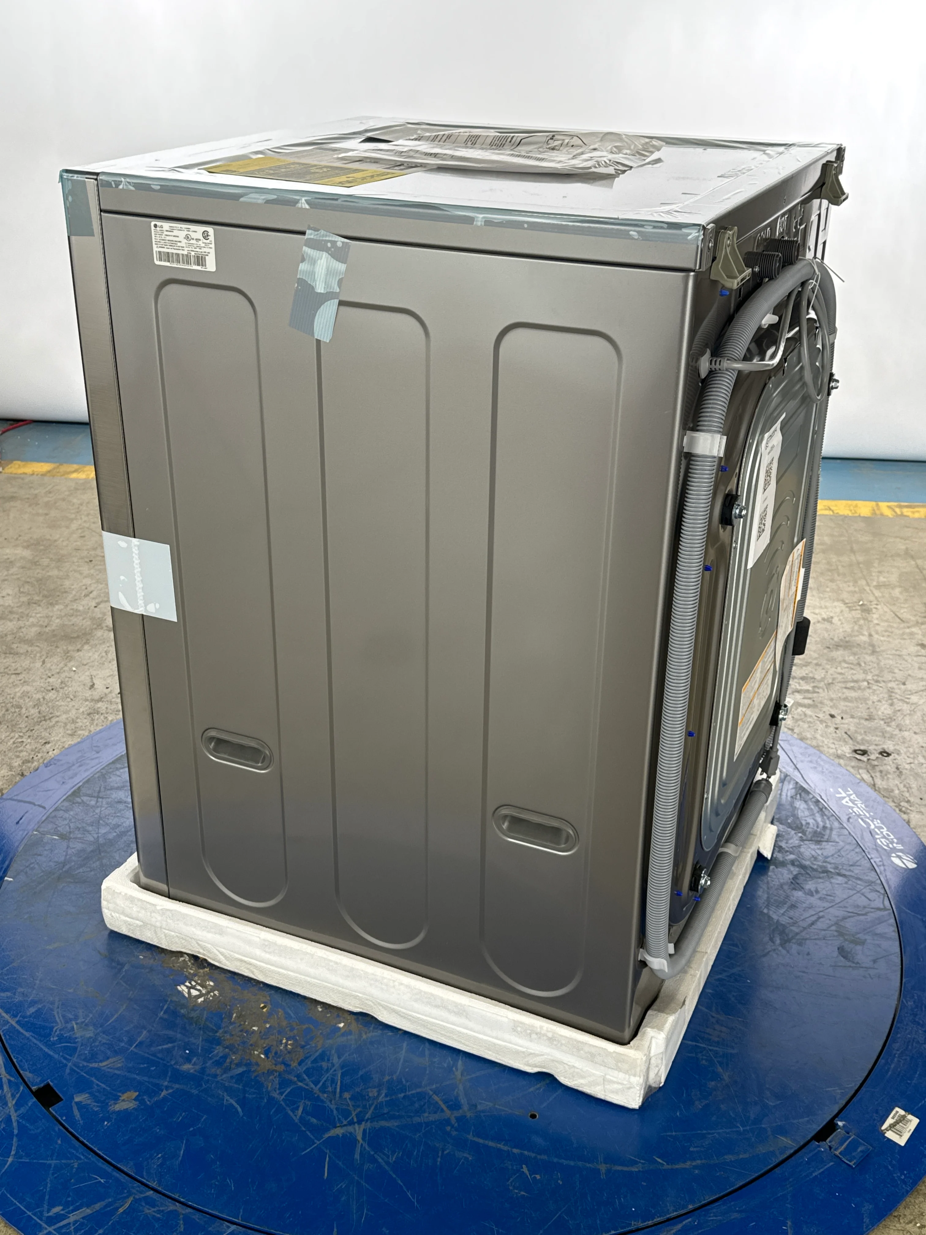 LG 5.2 CU FT. GRAPHITE STEEL FRONT LOAD WASHER WITH TURBOWASH TECHNOLOGY - WM5500HVA - Inhomebuy