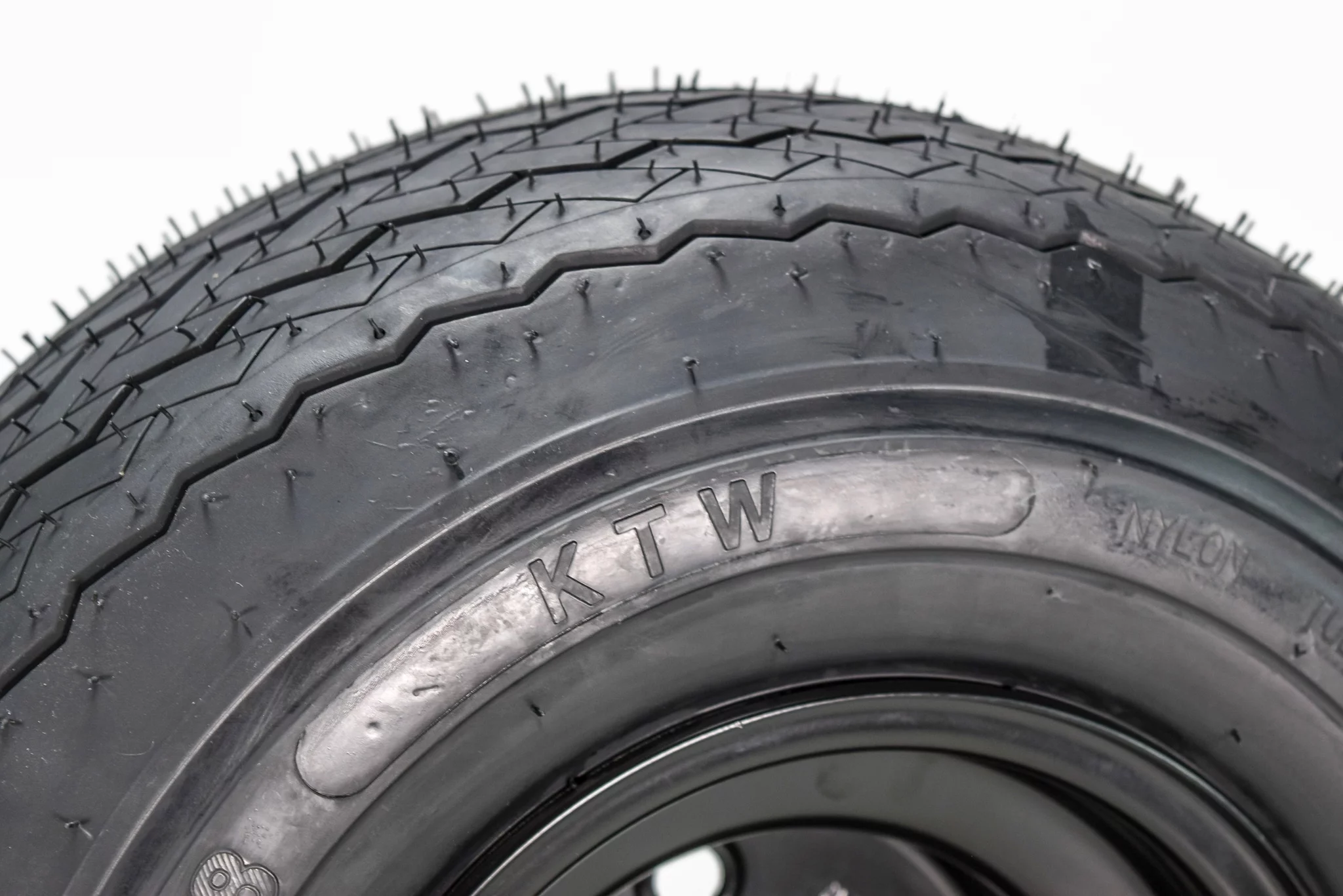 Kenda 18x8.5-8 Golf Cart Tires (4 Ply) & Semi-Gloss Black Wheels Assembled Kit Full Set (4 Pack) with Keychain - Inhomebuy