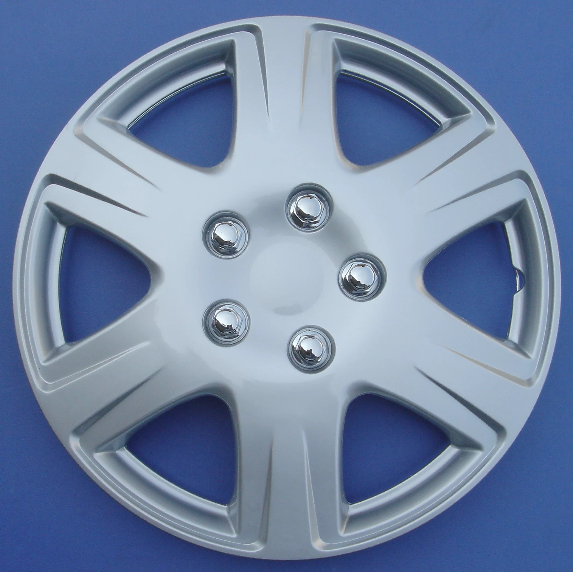 15-inch Wheel Cover, Silver Alloy Finish, Auto Drive Brand, ABS Plastic Material, Mfg Part No. KT993-15SL - Inhomebuy