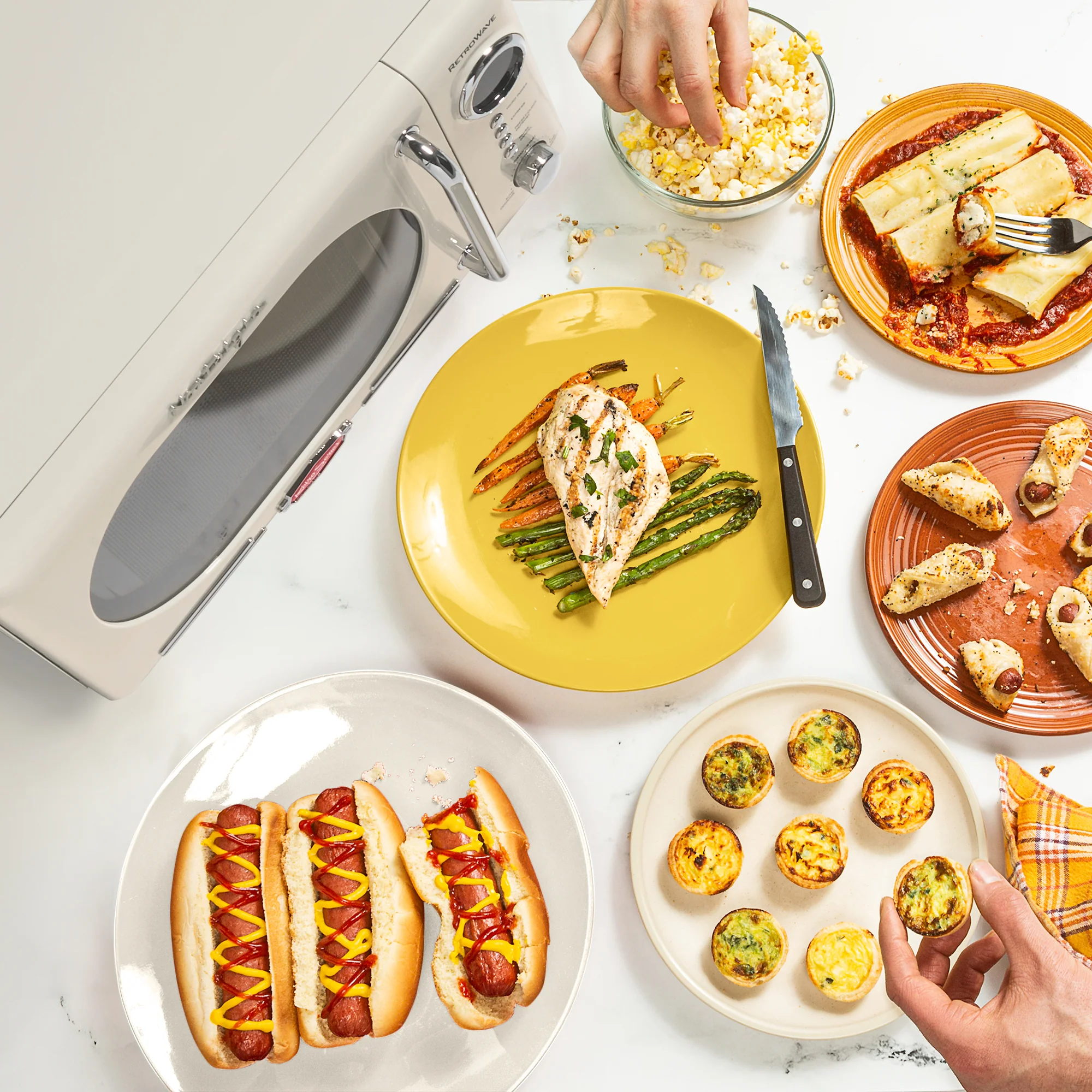 Retro Compact Countertop Microwave Oven 0.7 Cu. Ft. 700-Watts, Cream - Inhomebuy