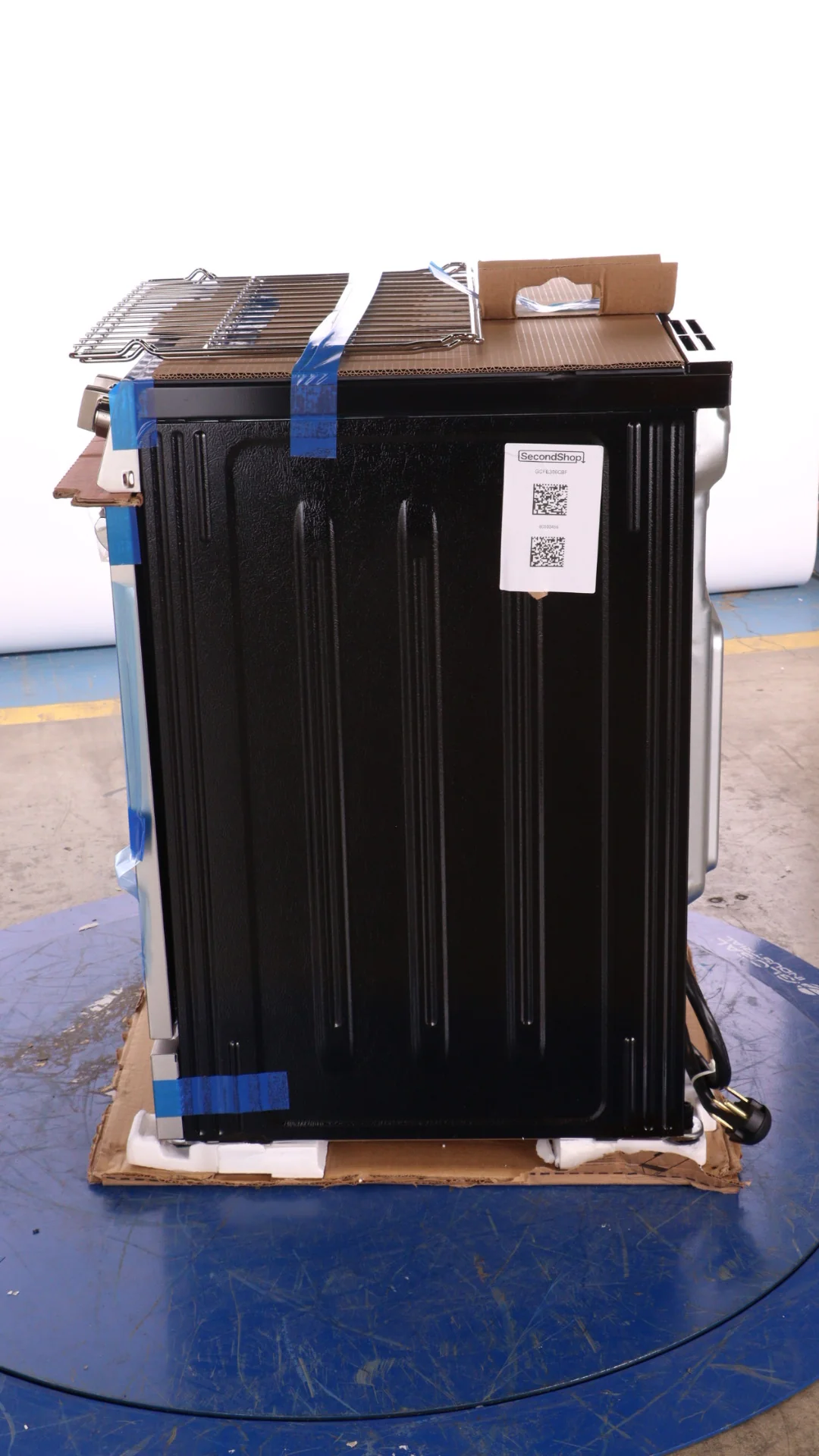 Frigidaire Gallery 30'' Front Control Electric Range with Total Convection - GCFE306CBF - Inhomebuy