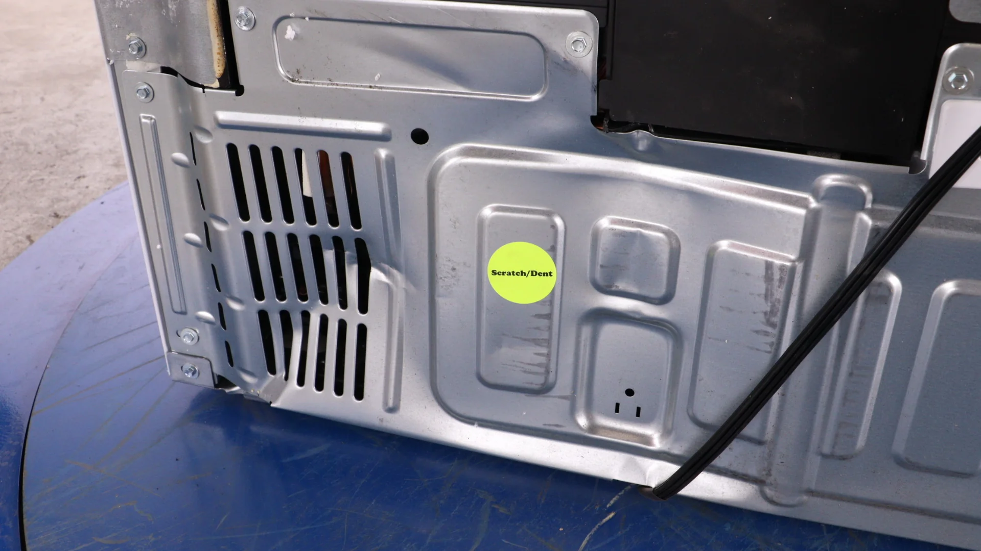 FRIGIDAIRE 20 CU FT. WHITE SINGLE-DOOR REFRIGERATOR WITH EVENTEMP COOLING SYSTEM - FRAE2024AW - Inhomebuy