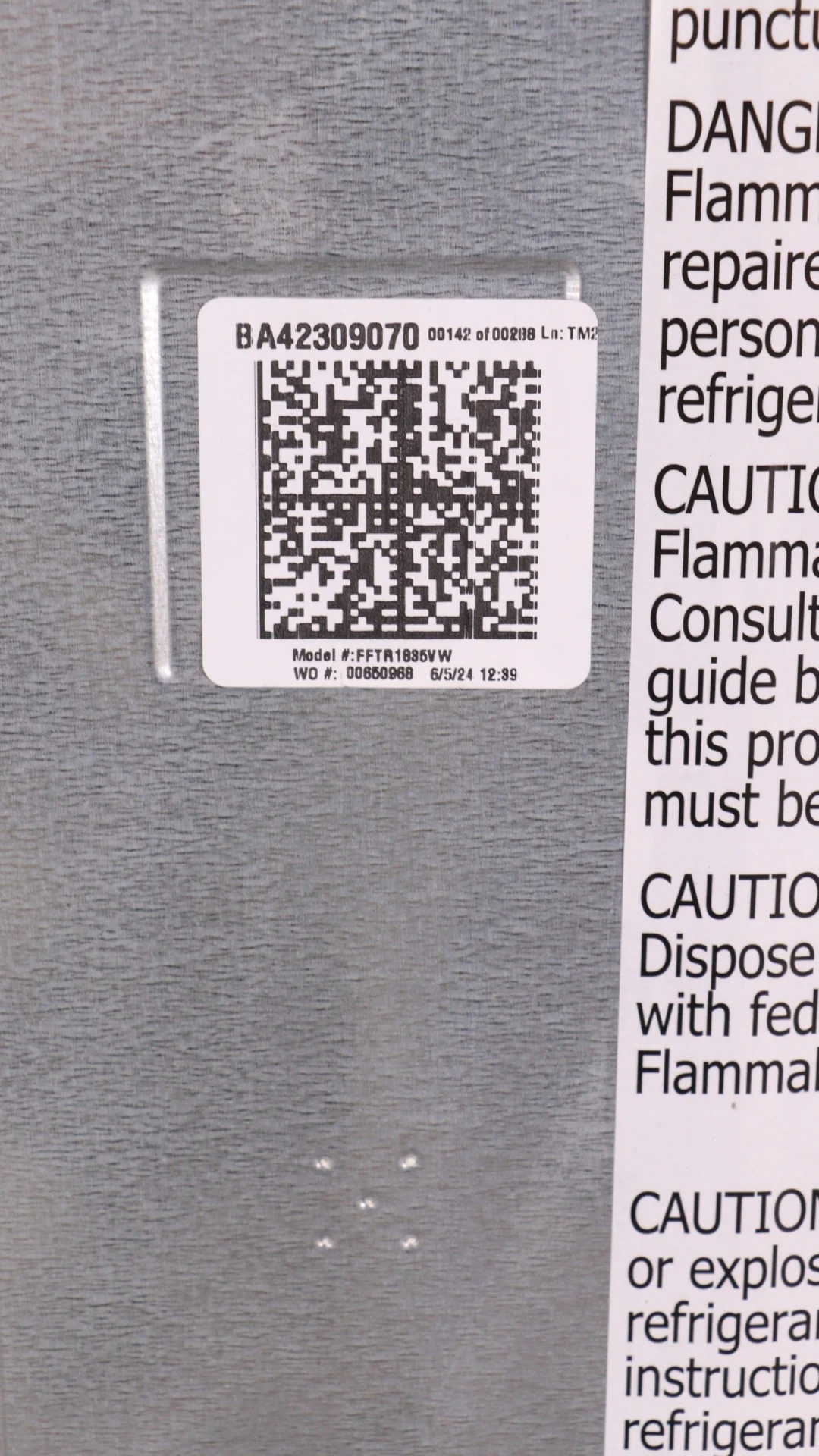 Frigidaire 30in. 18.3 cu. ft. Stainless Steel Top Freezer Refrigerator - FFTR1835VS - Inhomebuy