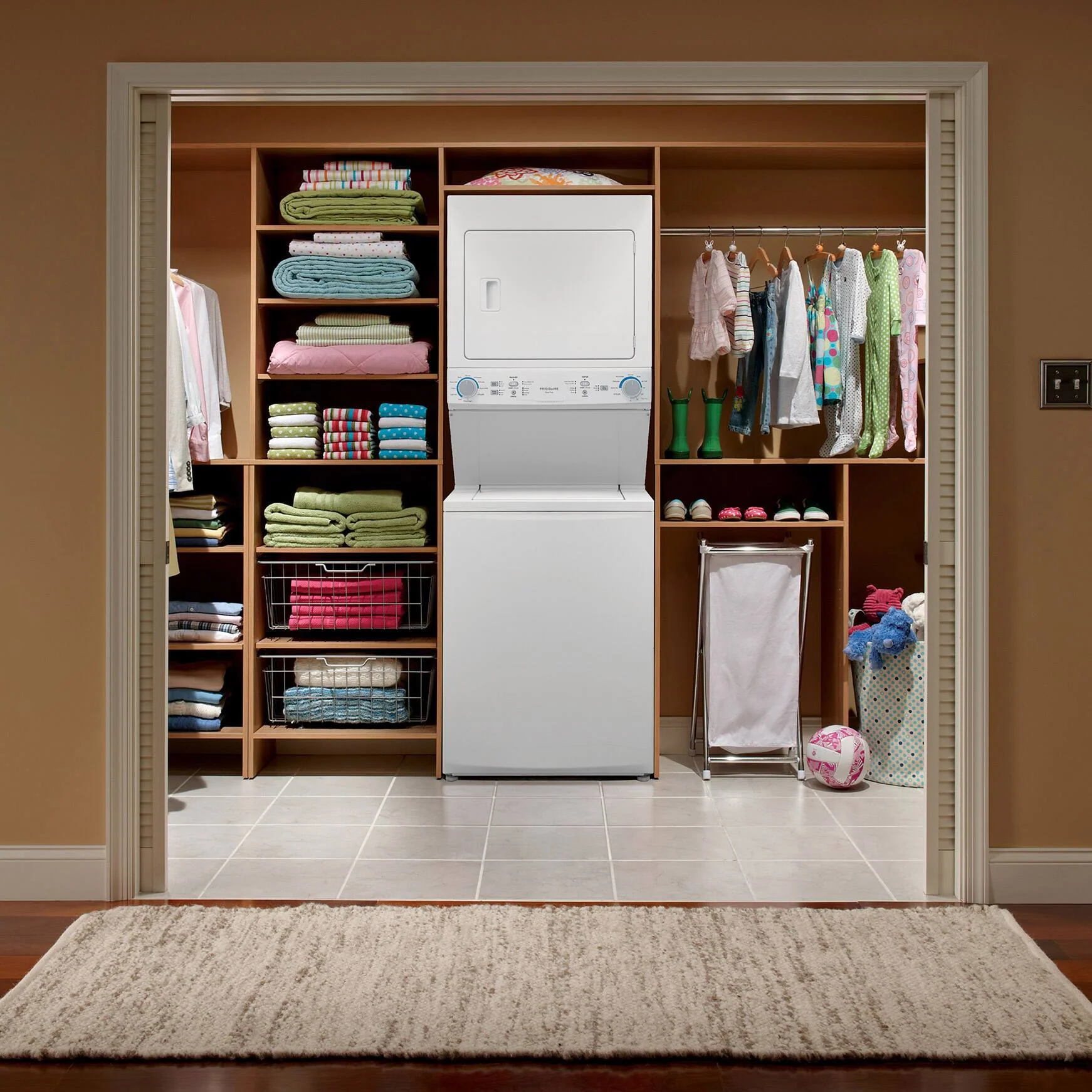 FRIGIDAIRE 27 IN. WHITE ELECTRIC 4.5 CU. FT. IEC WASHER AND 5.5 CU. FT. DRYER LAUNDRY CENTRE - FLCE7 - Inhomebuy