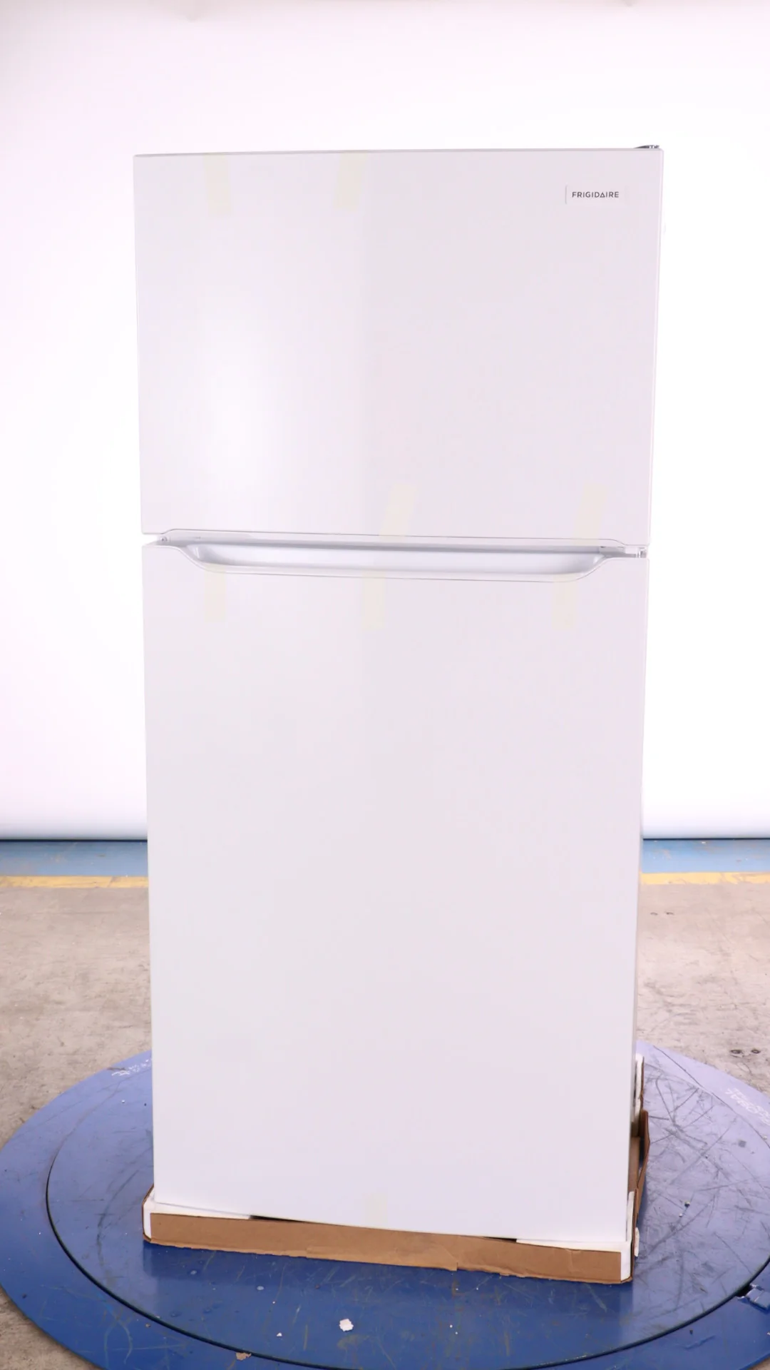 Frigidaire 30in. 18.3 cu. ft. Stainless Steel Top Freezer Refrigerator - FFTR1835VS - Inhomebuy