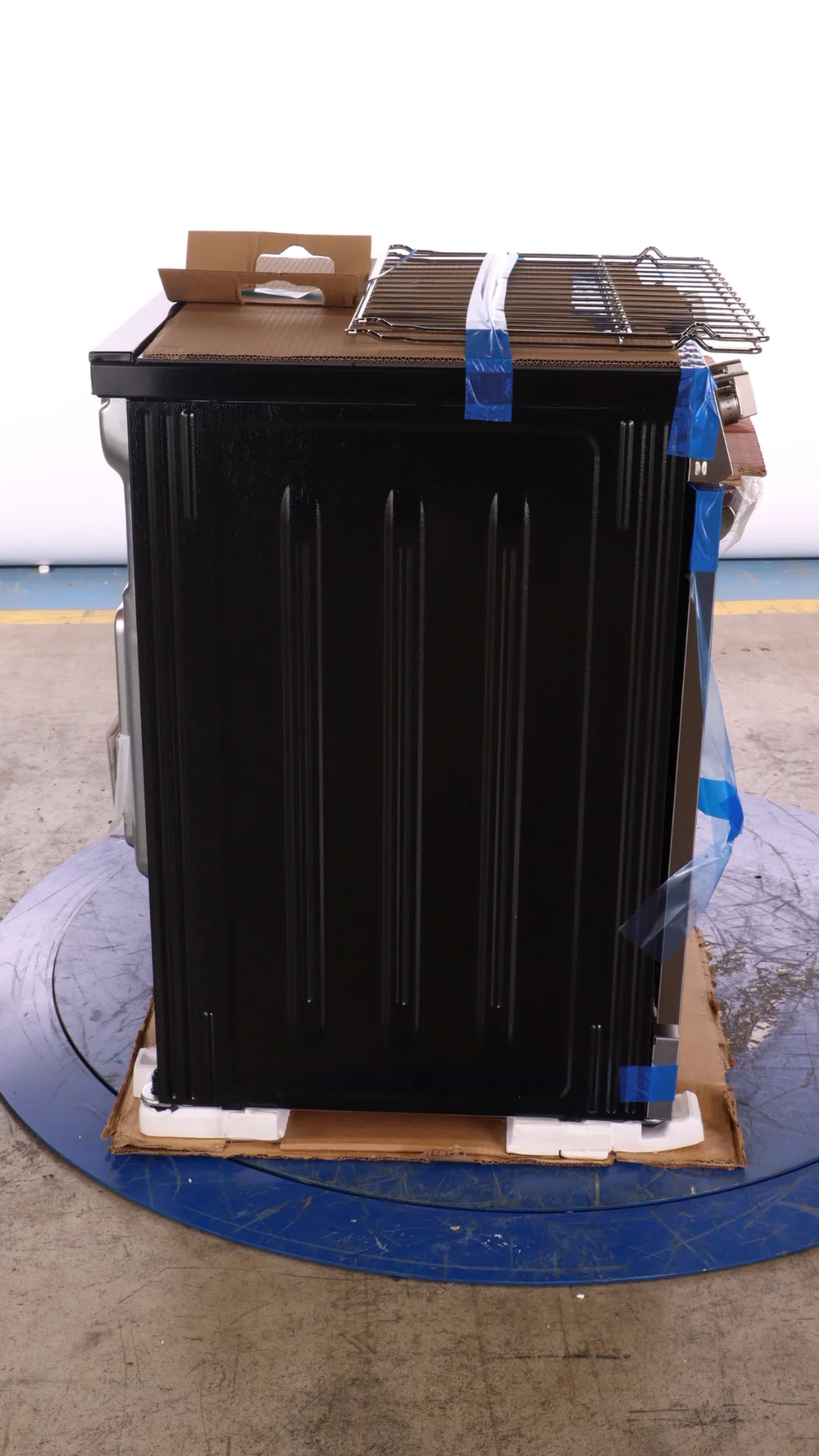 Frigidaire Gallery 30'' Front Control Electric Range with Total Convection - GCFE306CBF - Inhomebuy