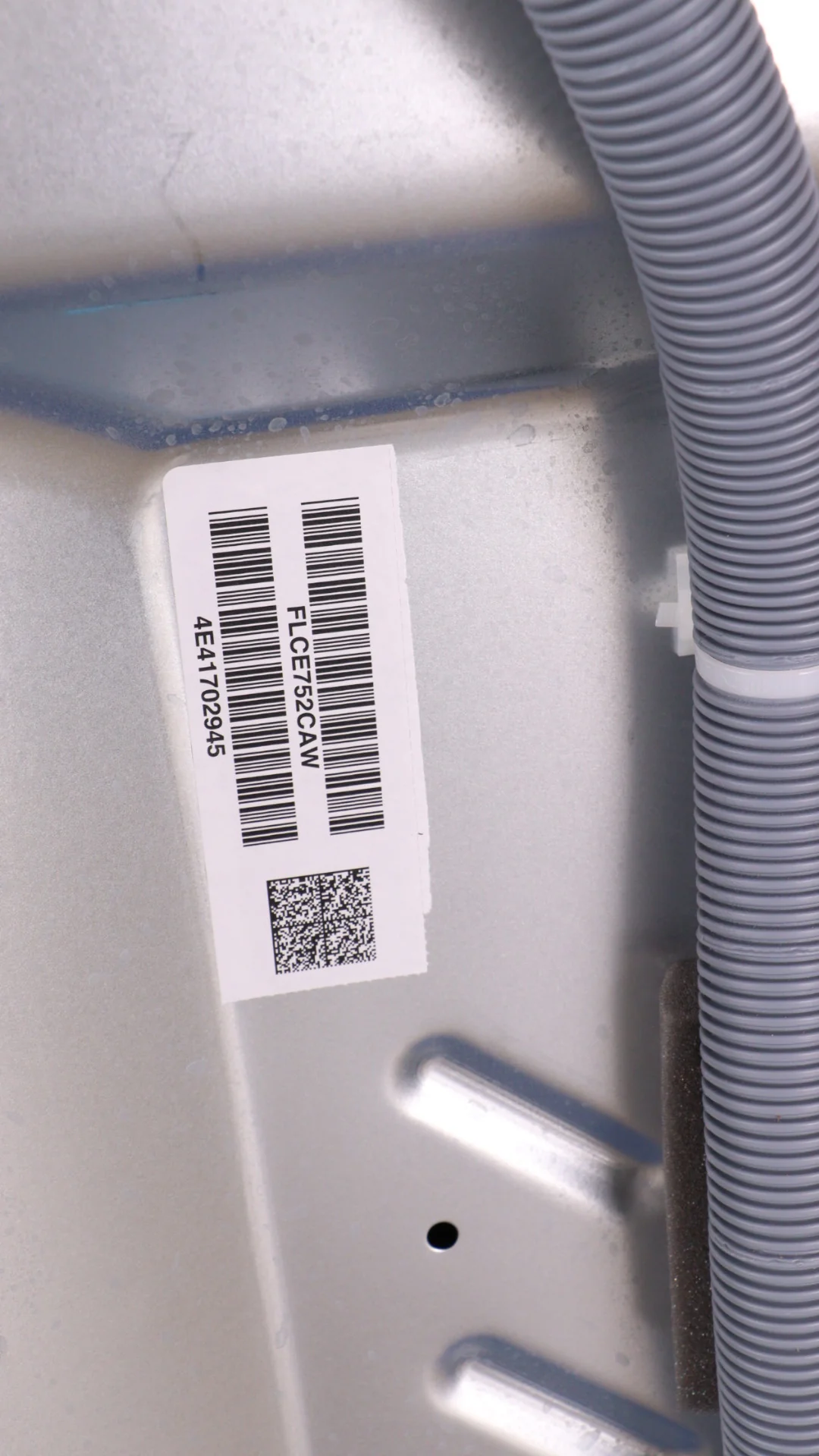 FRIGIDAIRE 27 IN. WHITE ELECTRIC 4.5 CU. FT. IEC WASHER AND 5.5 CU. FT. DRYER LAUNDRY CENTRE - FLCE7 - Inhomebuy