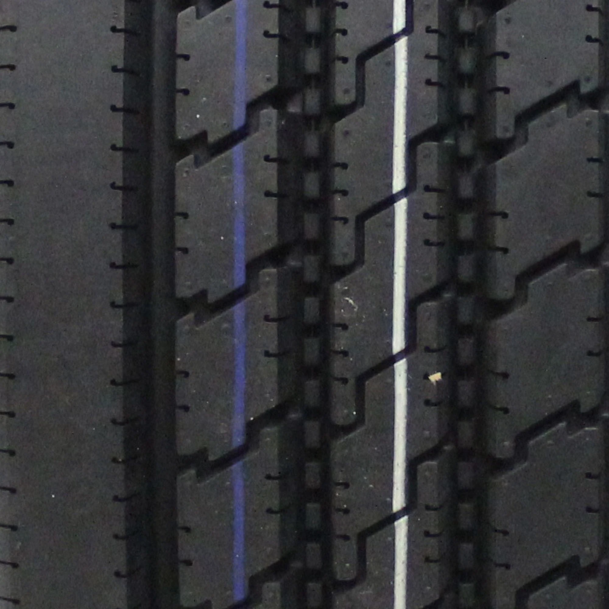 Americus AP2000 8R19.5 124/122L F Commercial Tire - Inhomebuy