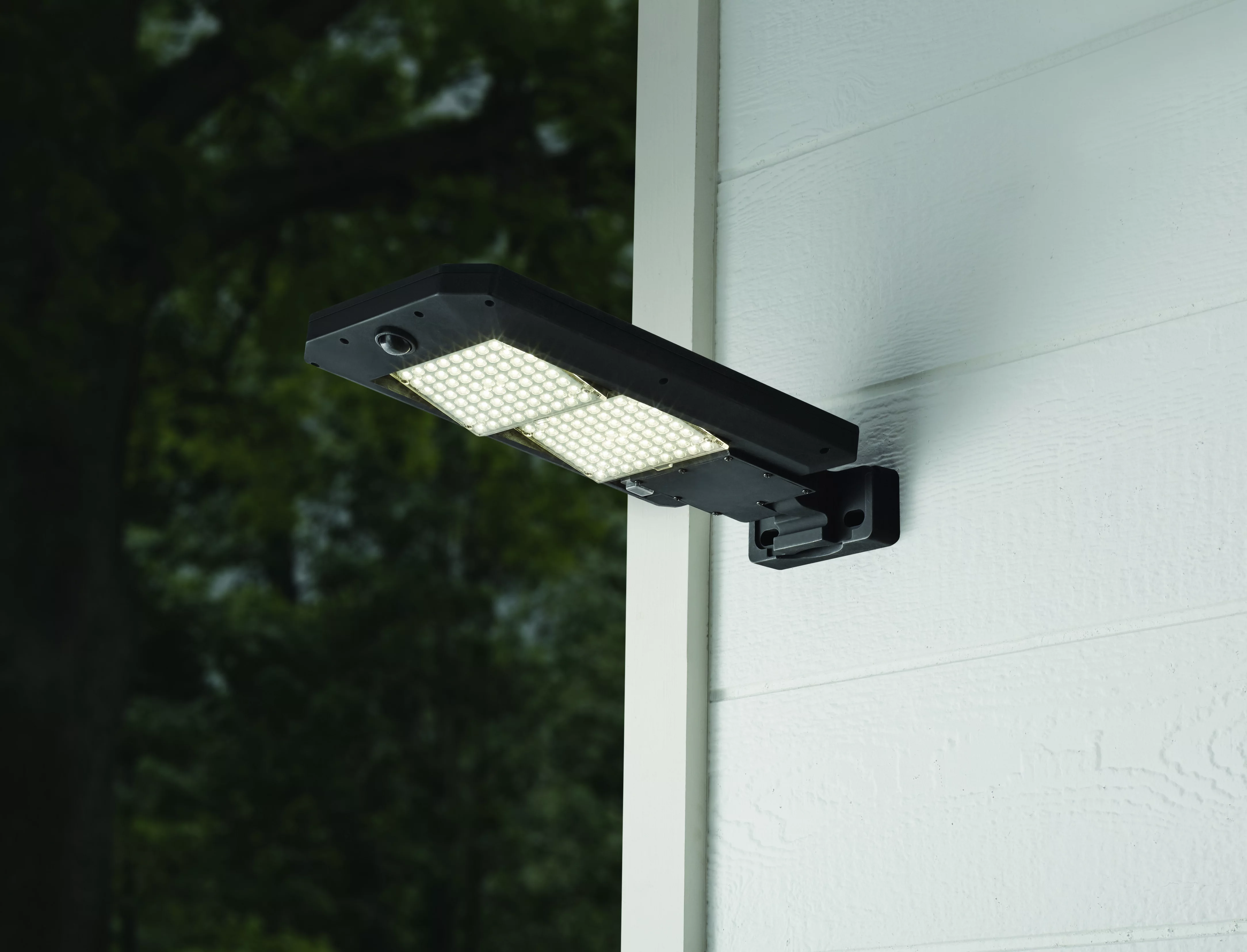 Hyper Tough 5000 Lumen Motion Sensor Solar Street Light - Inhomebuy