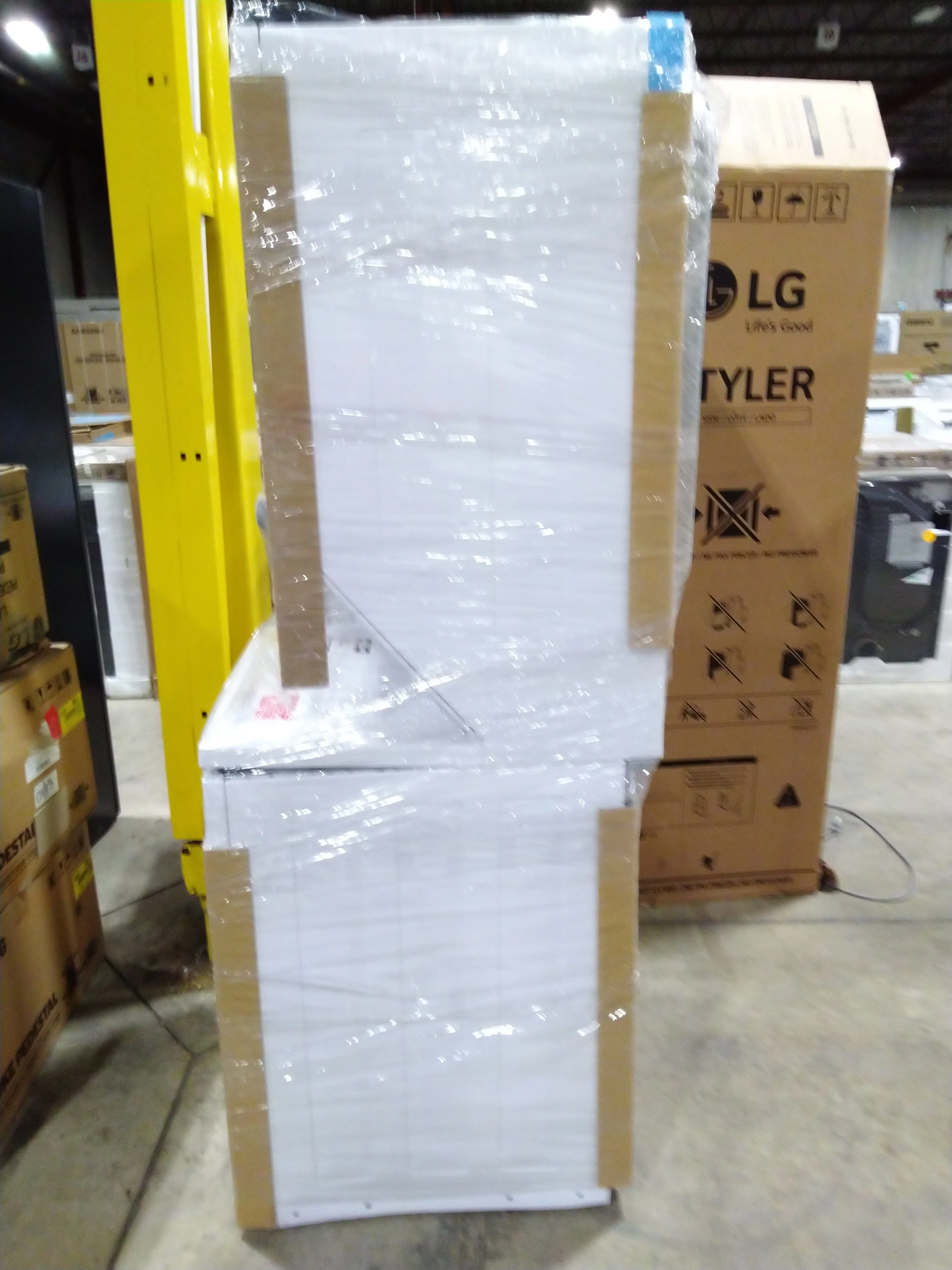 FRIGIDAIRE 27 IN. WHITE ELECTRIC 4.5 CU. FT. IEC WASHER AND 5.5 CU. FT. DRYER LAUNDRY CENTRE - FLCE7 - Inhomebuy