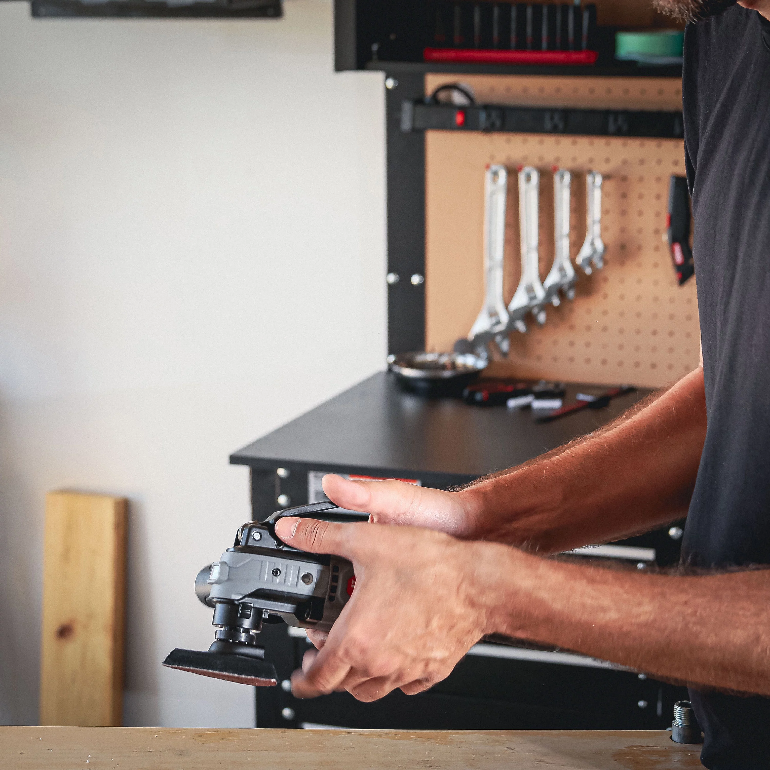 Hyper Tough 12V Max Lithium-Ion Brushless Oscillating Multi-Tool with 1.5Ah Battery and Charger, 80015 - Inhomebuy