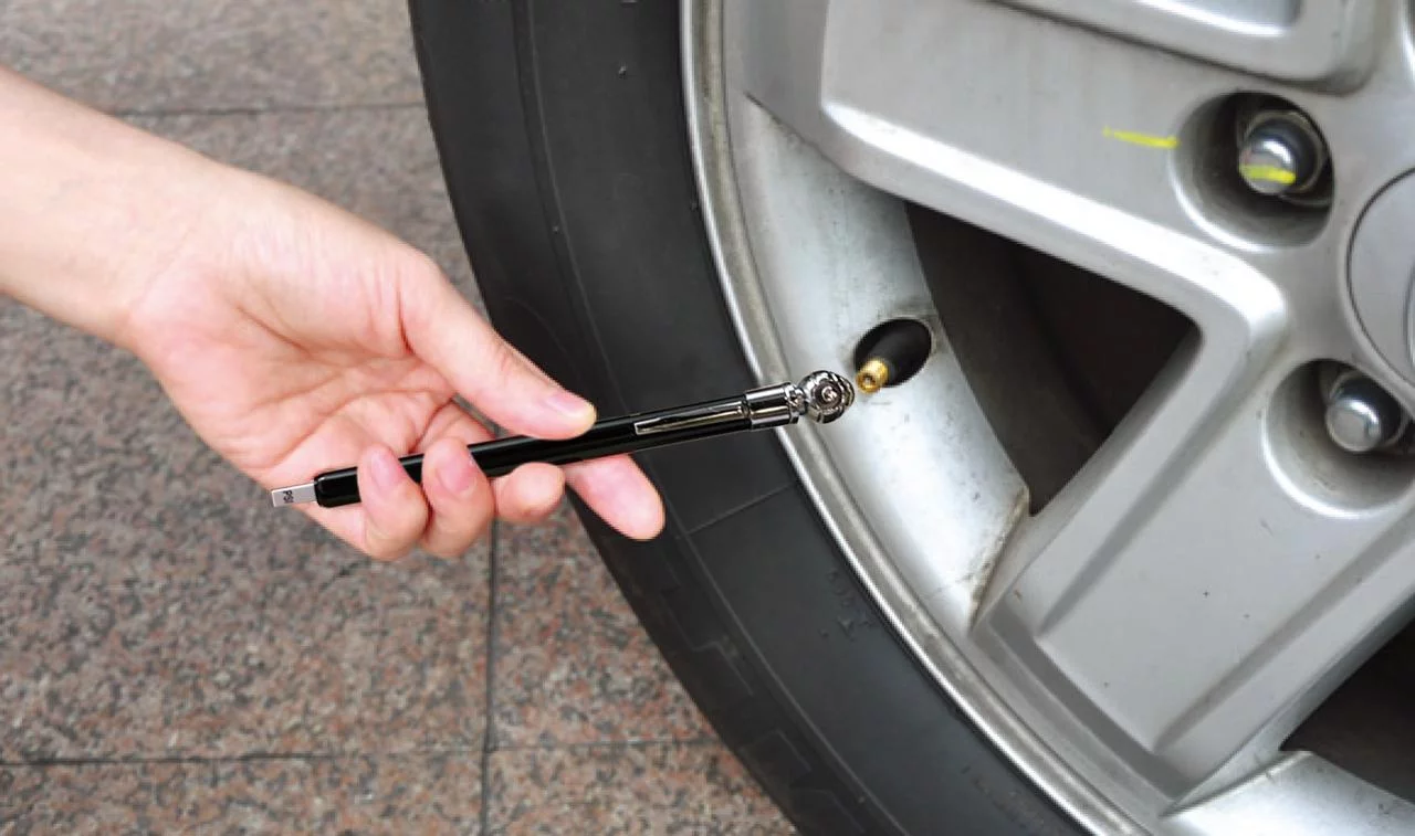 Everstart Emergency Deluxe Kit, All Car Makes, Models. Assembled Product Height 9in x 12in x 5in. - Inhomebuy