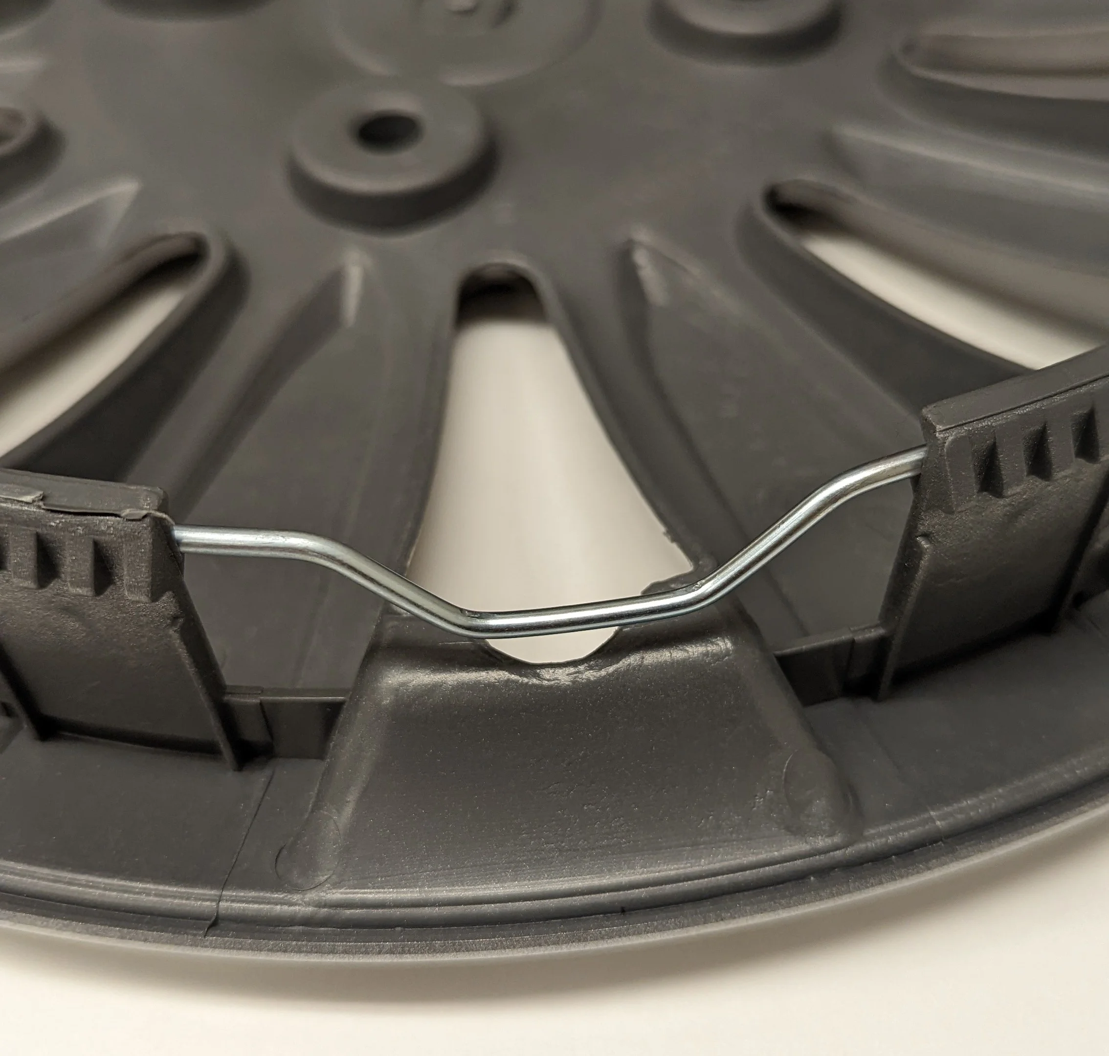 15-in Wheel Cover in Silver and Charcoal Finish, Auto Drive Brand, Manufacturer Part Number KT1011-15S/CHR - Inhomebuy