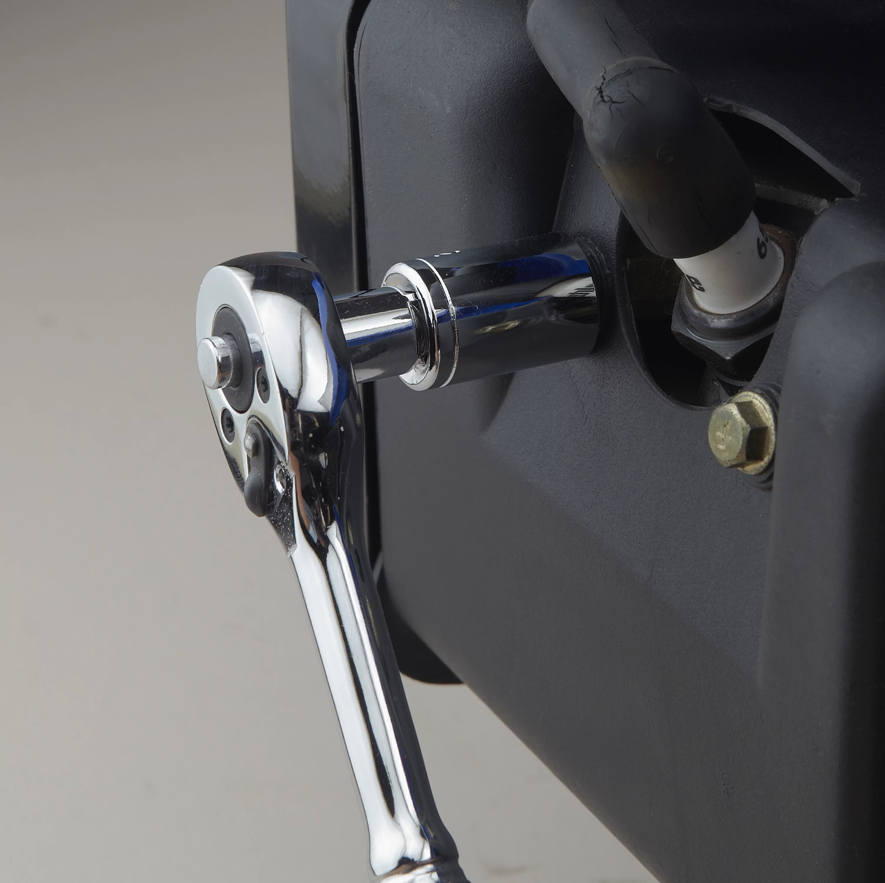 Hyper Tough 137 PC Tool Set including Metric & SAE Sizes of  Hex Keys, Wrenches, Ratchet Bit Driver, Ratchet Extension Bar, Sockets and more UJ5407TA - Inhomebuy