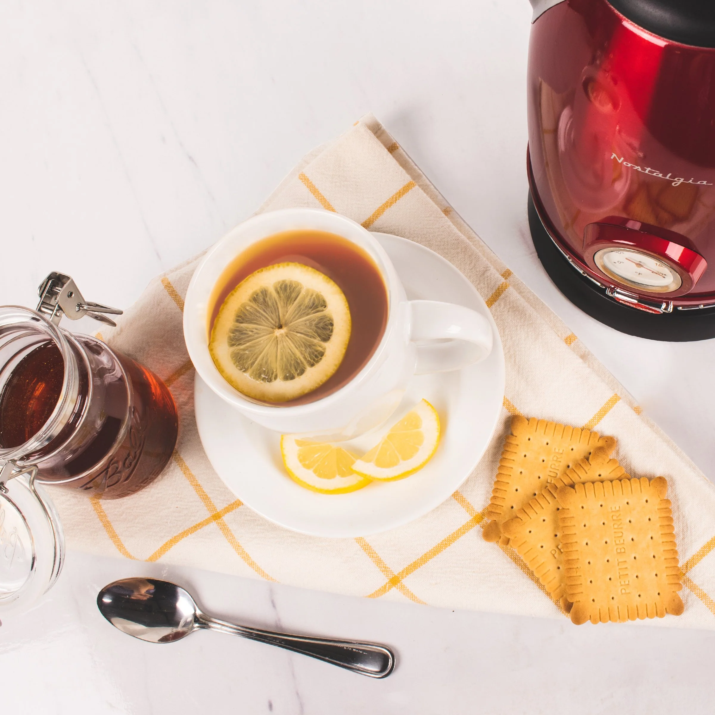 Retro 1.7-Liter Stainless Steel Electric Water Kettle with Strix Thermostat, Retro Red - Inhomebuy