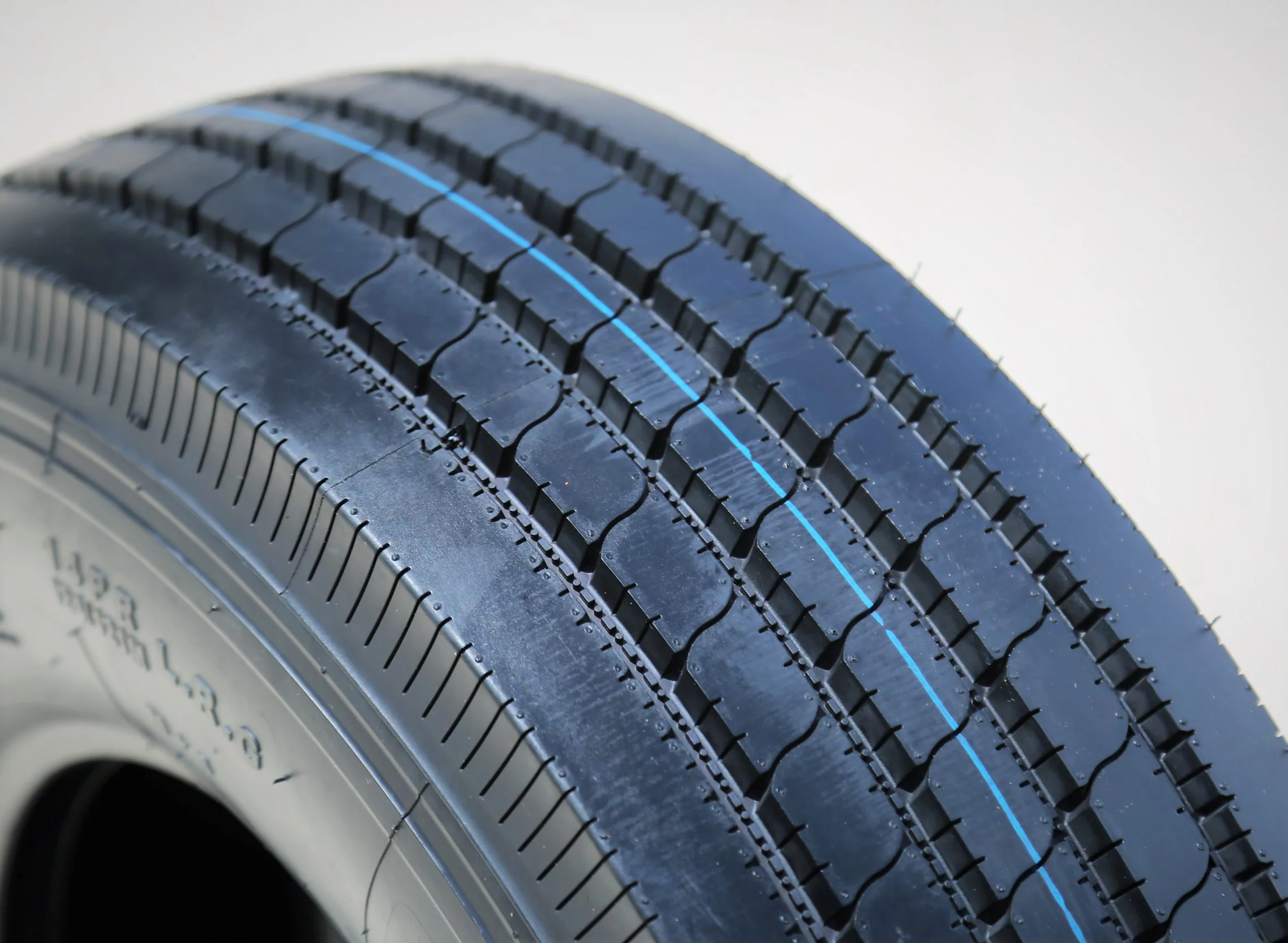 Suntek HD Plus ST 225/75R15 124/121M Load G (14 Ply) All Steel Trailer Tire - Inhomebuy