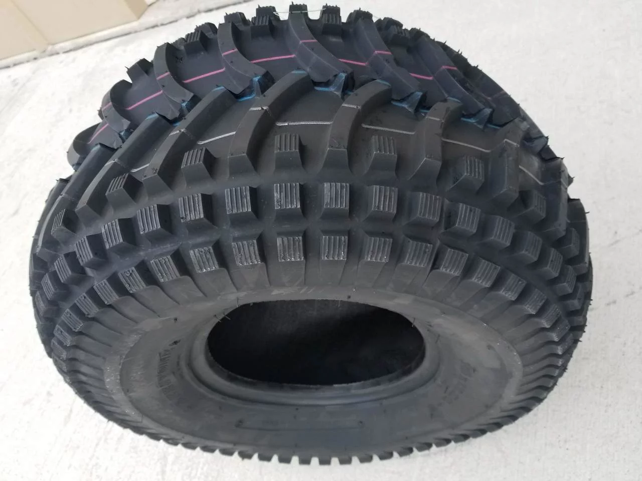 Deestone D930 22/11.00-8 Tire - Inhomebuy