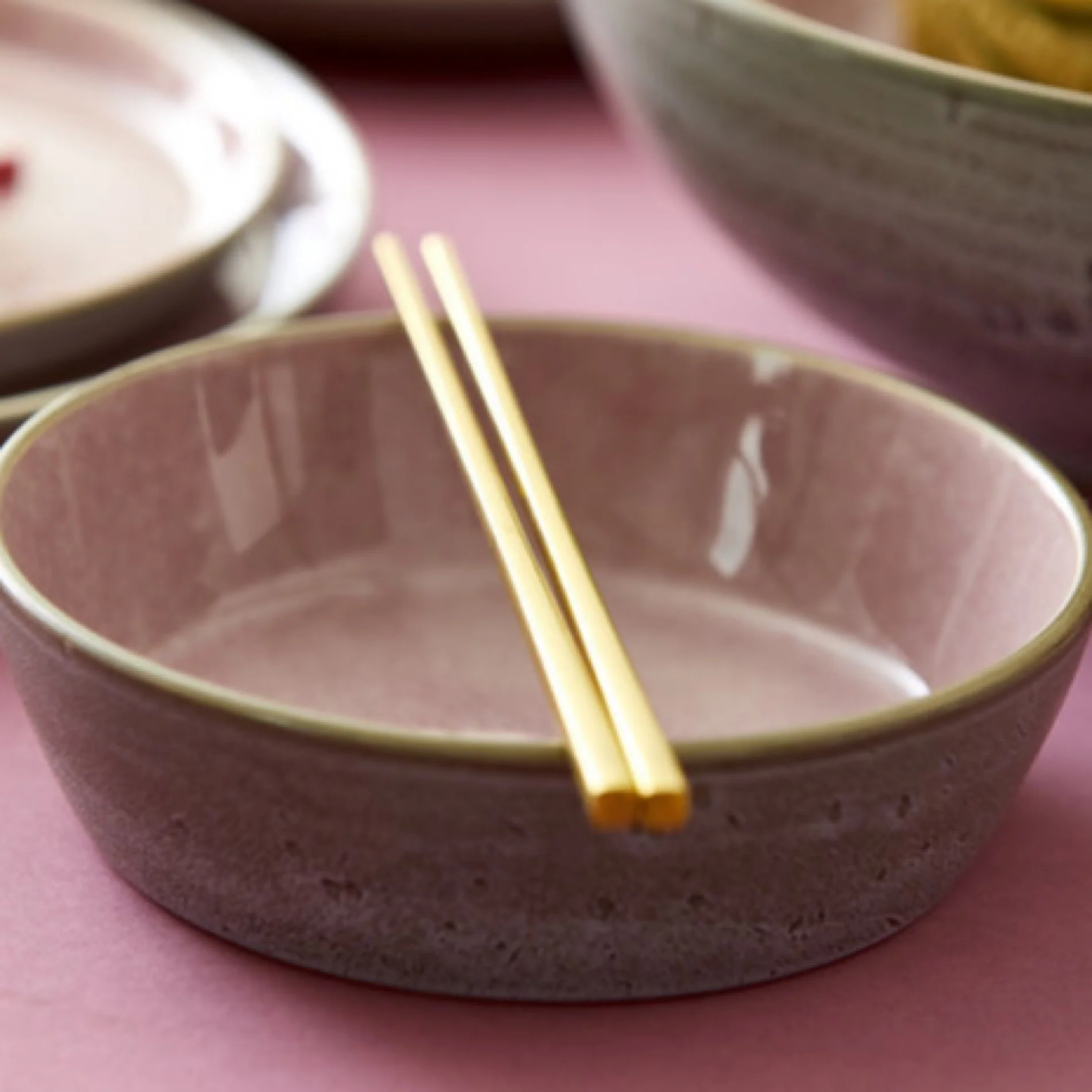 Stoneware bowl / plate deep Ø 18 cm grey, light pink - Inhomebuy