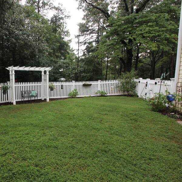 Weatherables Pembroke H White Vinyl Privacy Fence Gate Kit - Inhomebuy