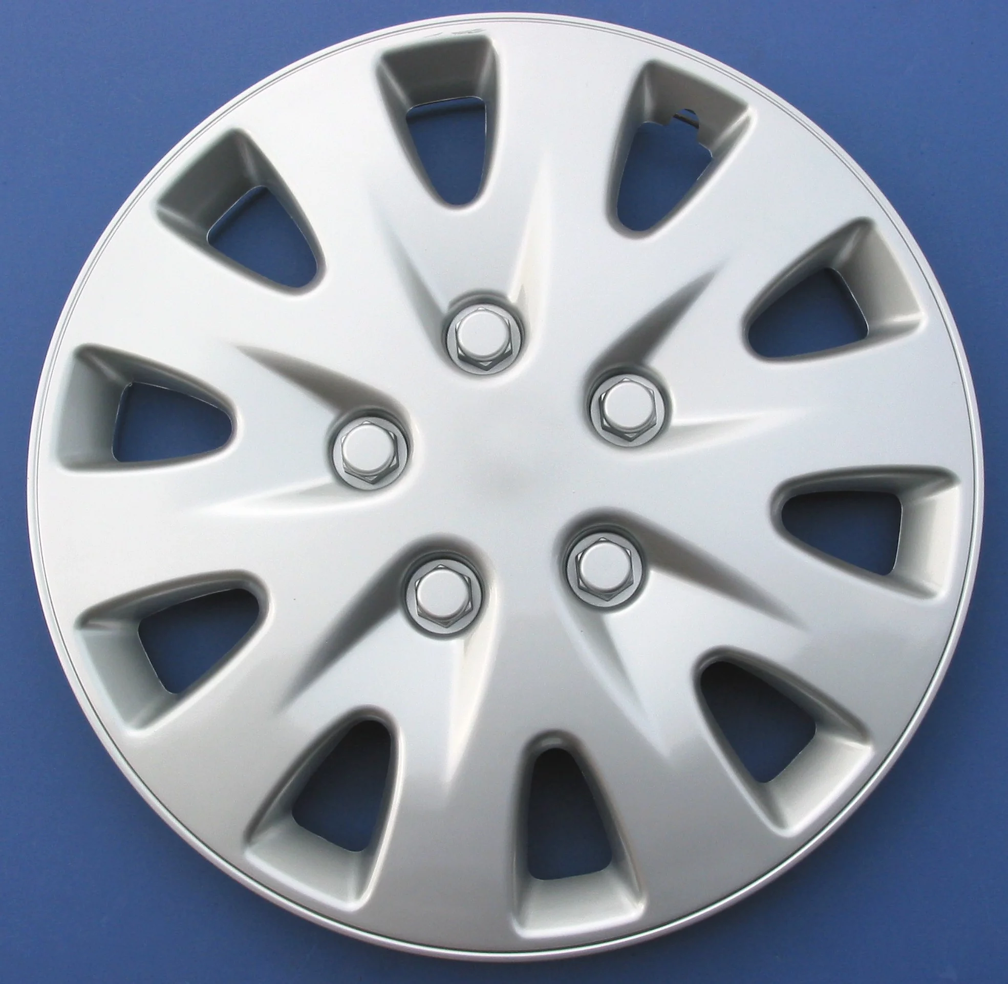 16-in Wheel Cover, Silver Alloy Finish, Auto Drive Brand, ABS Plastic Material, Mfg Part No. KT321-16SL - Inhomebuy