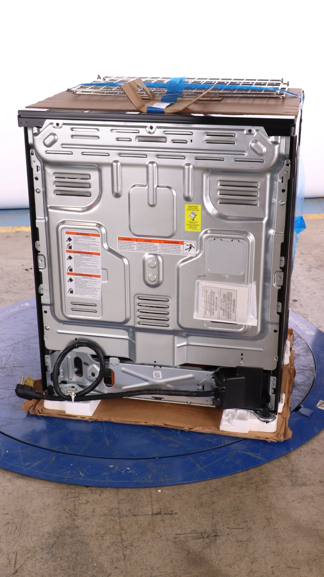 Frigidaire Gallery 30'' Front Control Electric Range with Total Convection - GCFE306CBF - Inhomebuy