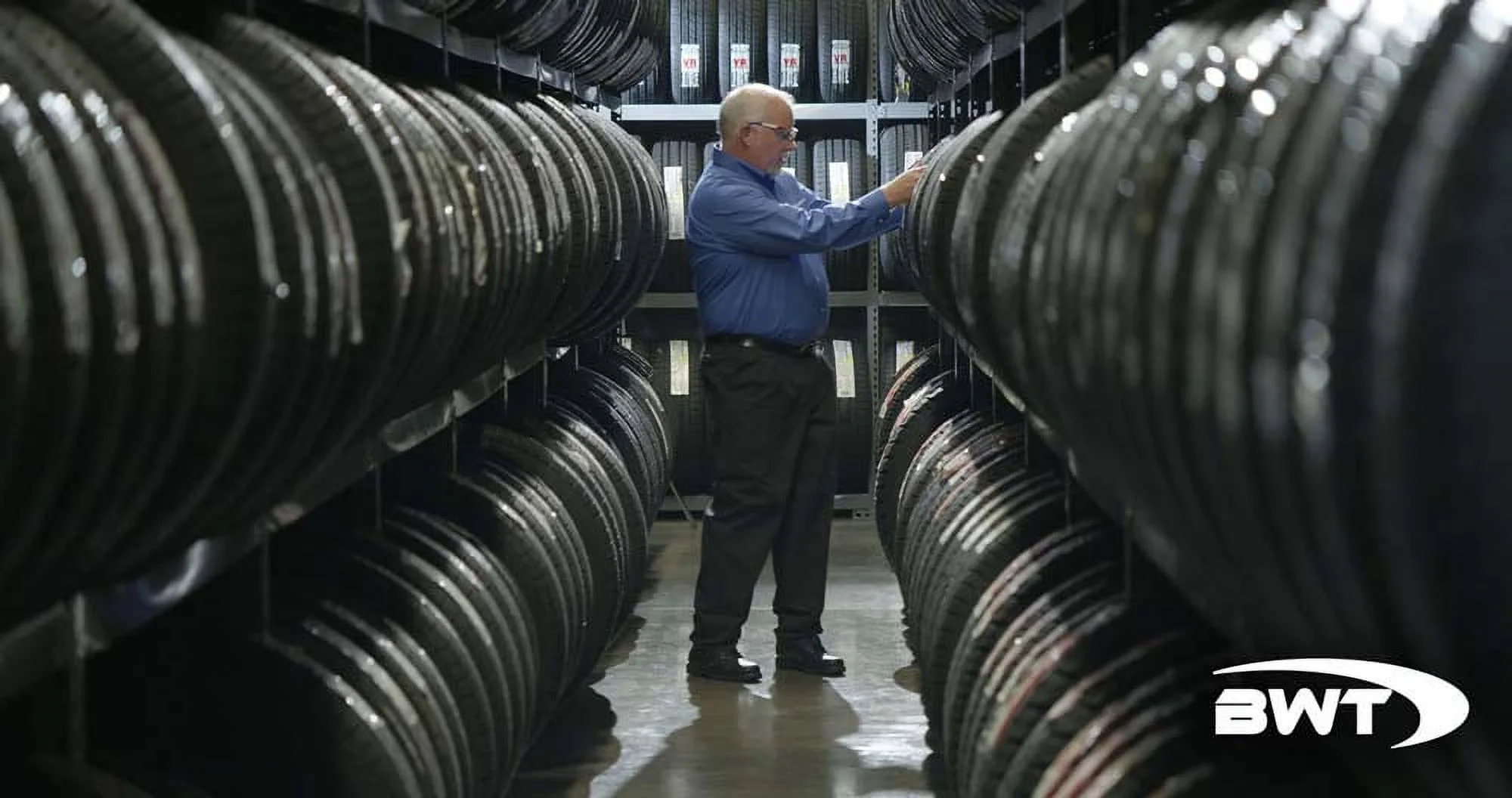 KMC-XD Wheels FA-830 XDWFA-830 HAMMER TIRE 23X9.5X14 239514 - Inhomebuy