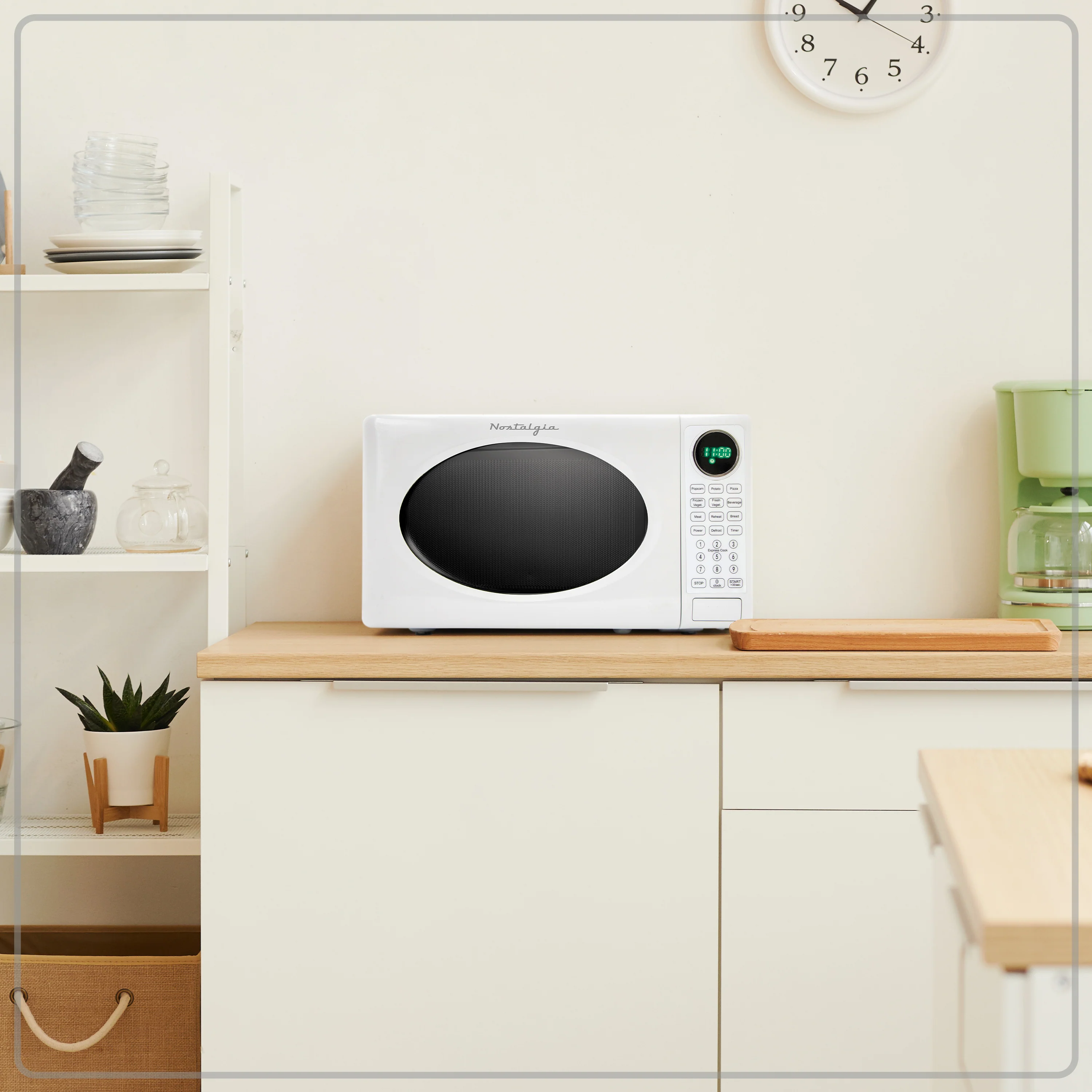 Retro 0.7 Cu Ft Retro Microwave + Accessory Bundle - Inhomebuy