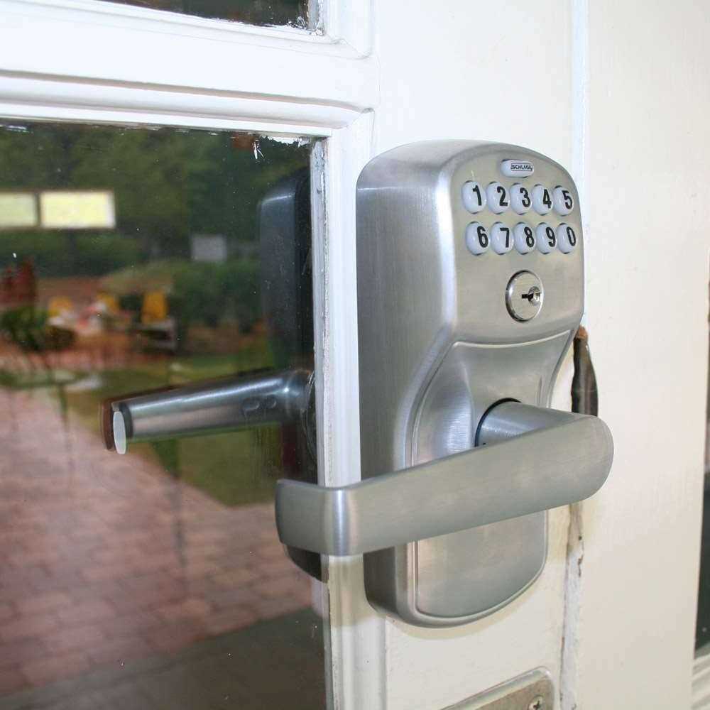 Schlage Keypad Entry with Auto-Lock Accent Lever - Inhomebuy