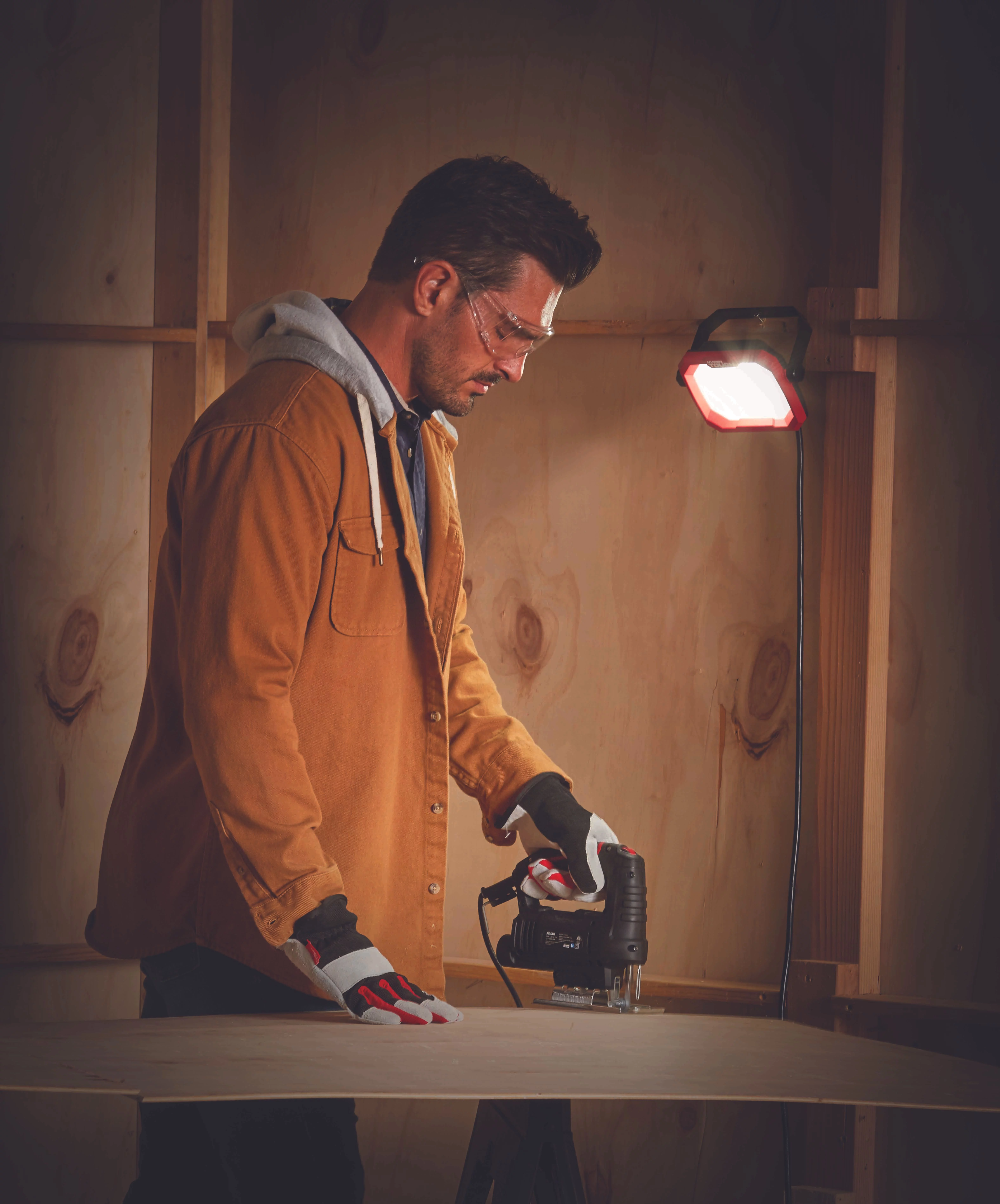 Hyper Tough 2500 Lumen Corded LED Work Light, Powder Coating Finish - Inhomebuy