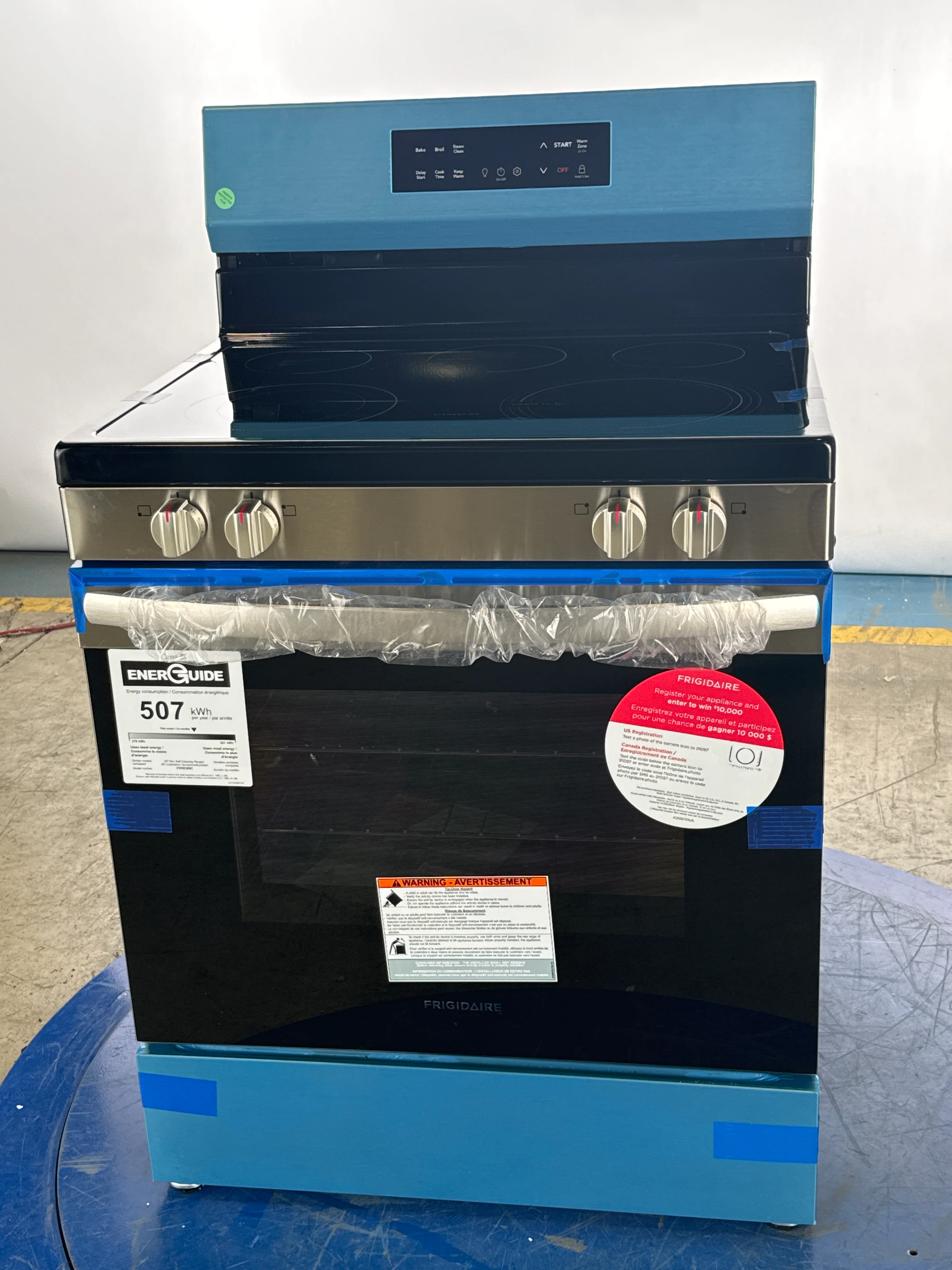 FRIGIDAIRE 30 IN 5.3 CU FT. ELECTRIC FREESTANDING RANGE WITH EVENTEMP COOKTOP - FCRE306CAS - Inhomebuy