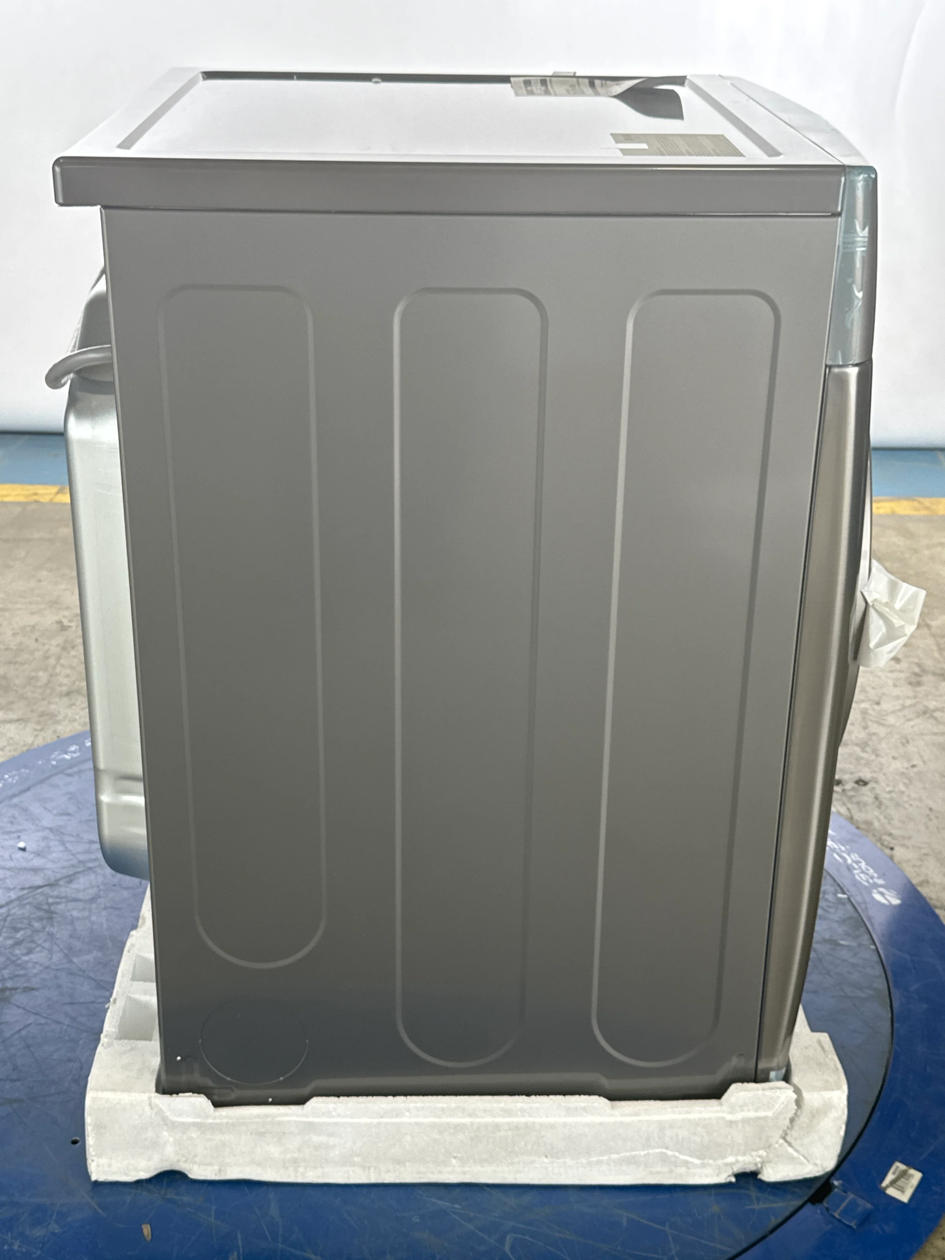 LG 7.4 CU. FT. GRAPHITE STEEL ULTRA LARGE CAPACITY ELECTRIC DRYER WITH SMARTDIAGNOSIS - DLE3400V - Inhomebuy