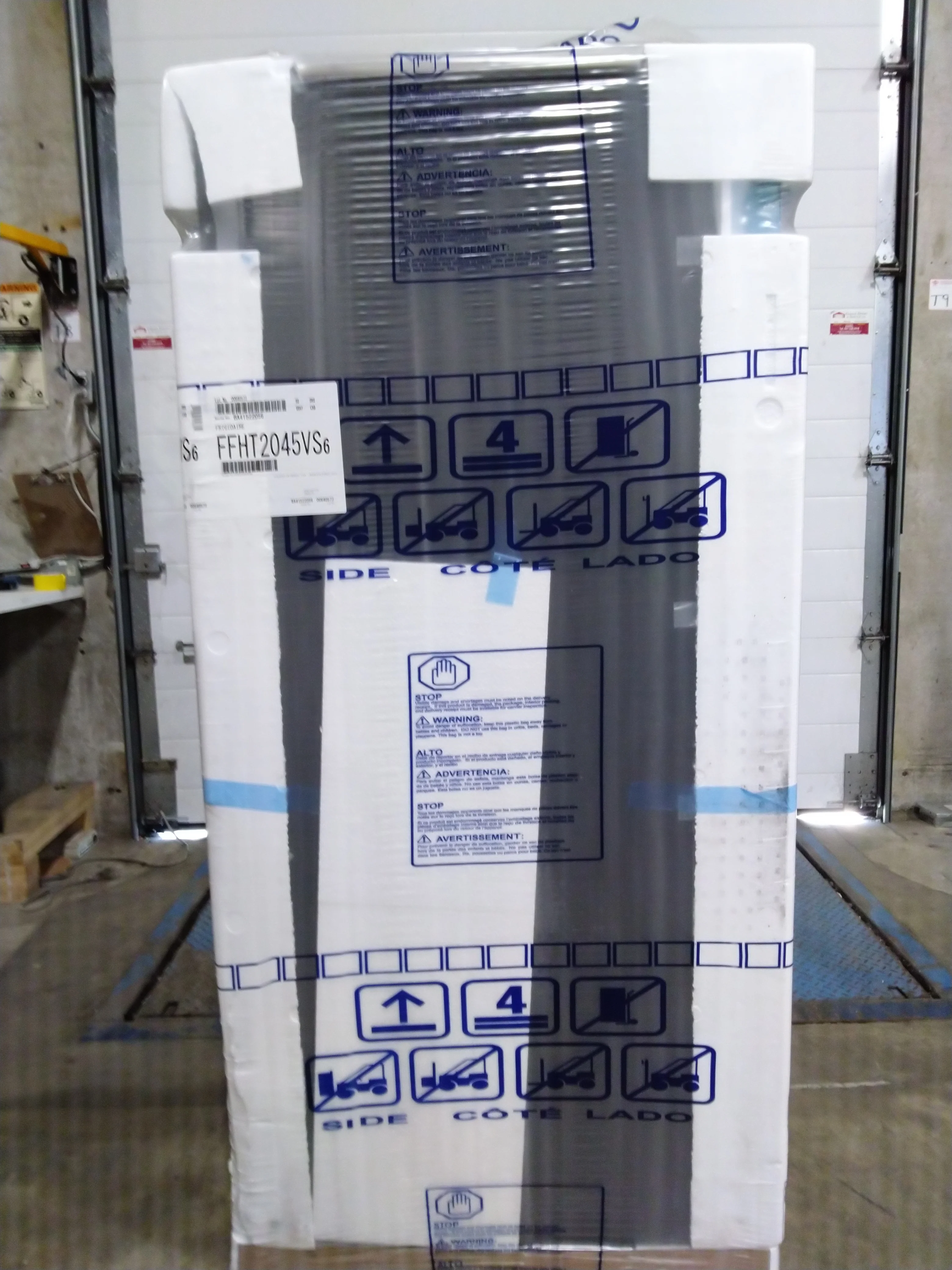 FRIGIDAIRE 30IN. 20 CU FT. TOP FREEZER REFRIGERATOR WITH AUTO-CLOSE DOORS - FFHT2045VS - Inhomebuy