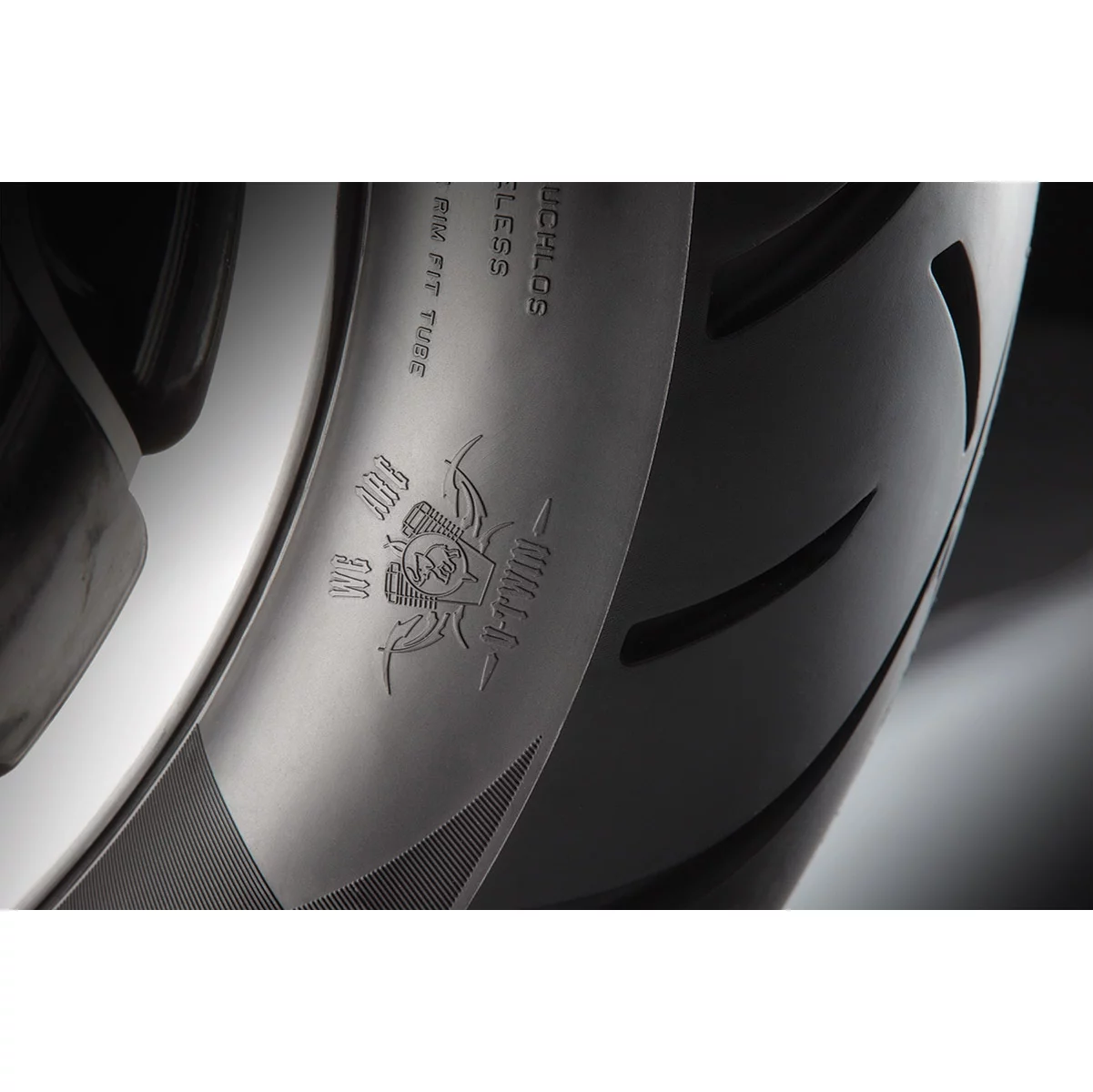 Metzeler ME888 Marathon Ultra Rear Tire MT90B16 (2318800) - Inhomebuy