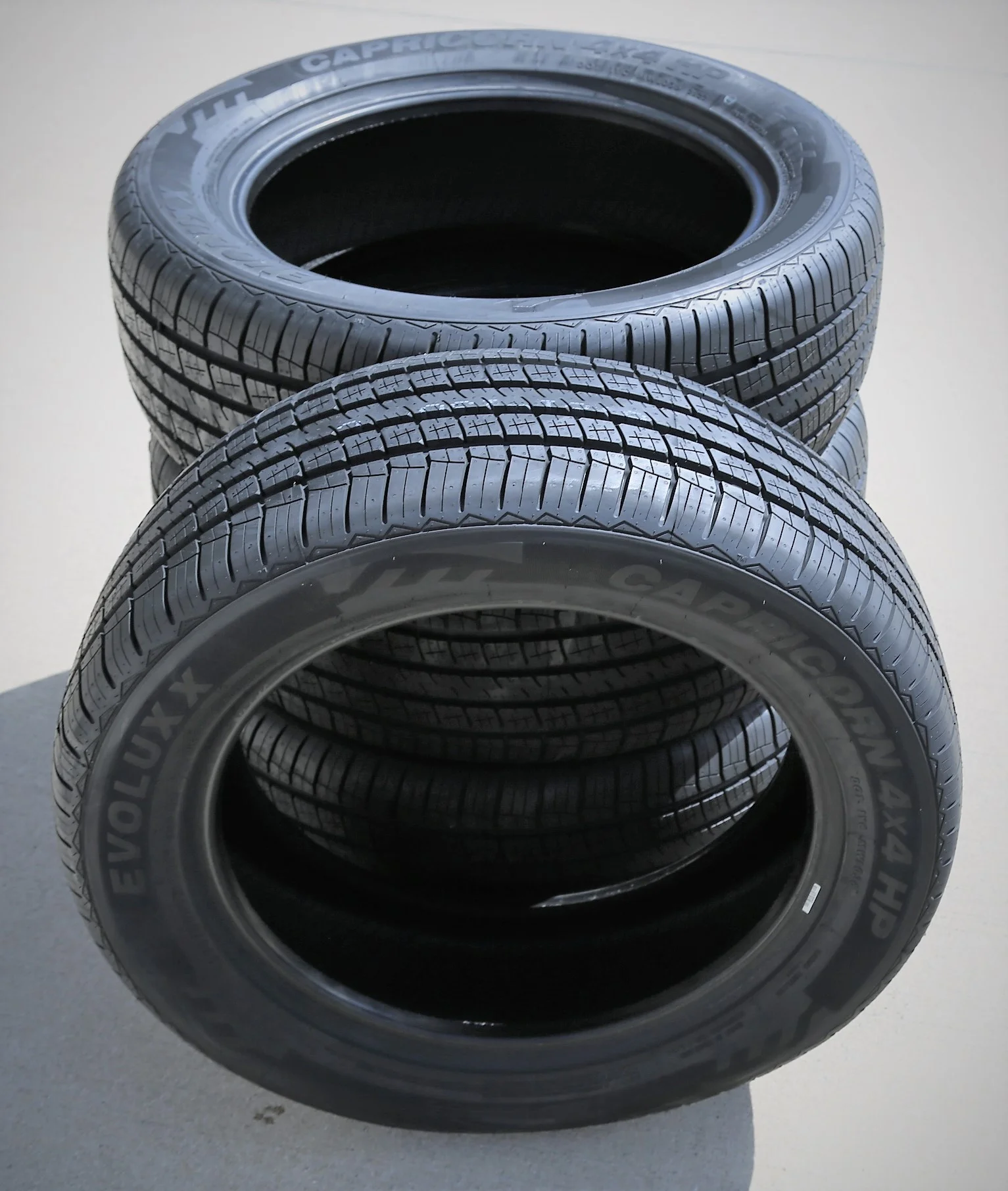 Tire Evoluxx Capricorn 4X4 HP 255/60R19 109H AS A/S Performance - Inhomebuy