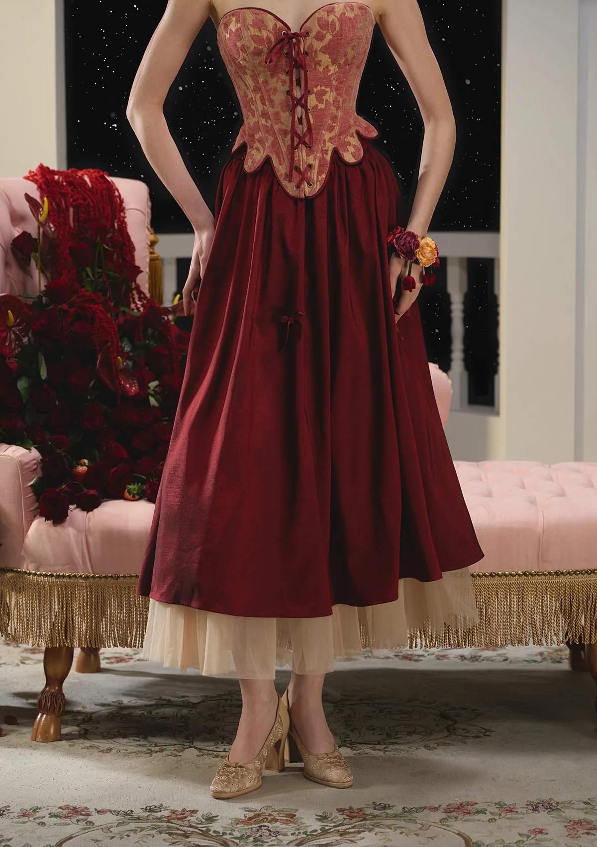 Curve & Plus A Renaissance of Grace Skirt - Inhomebuy