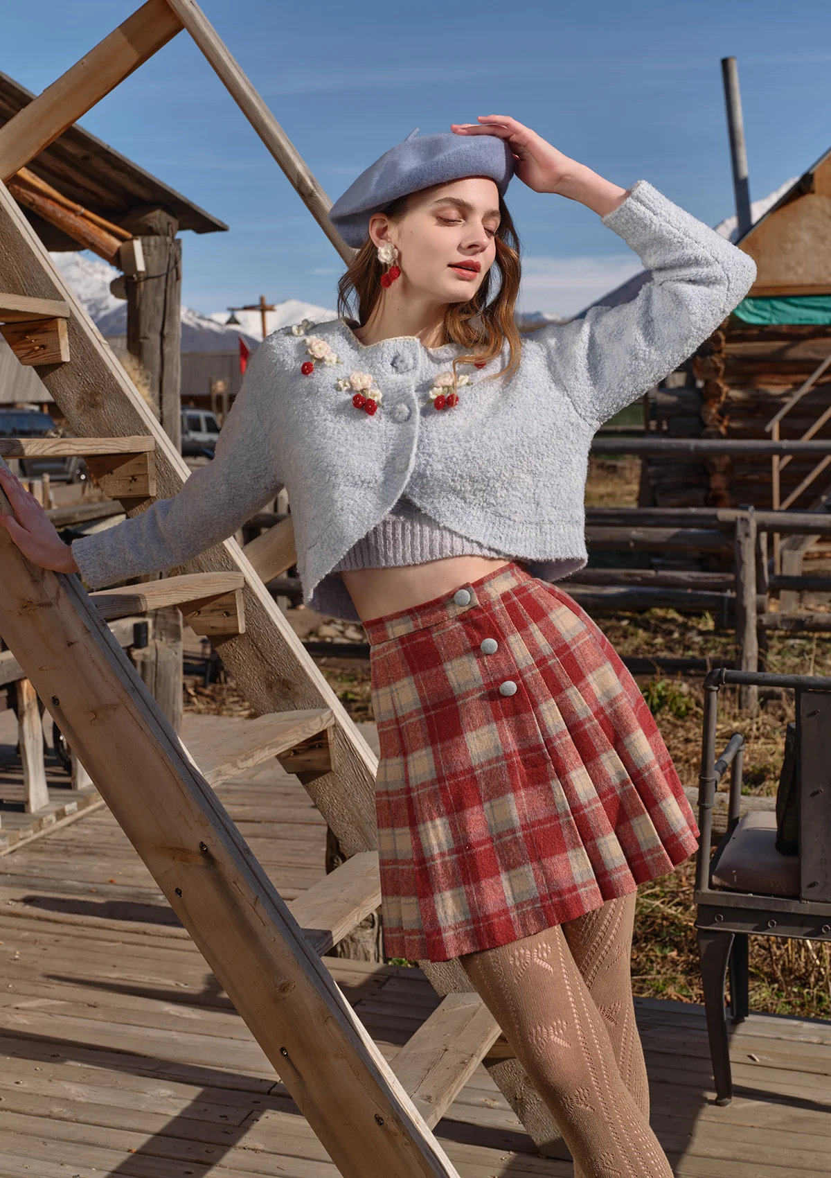 Rosey Christmas Cottage Skirt - Inhomebuy