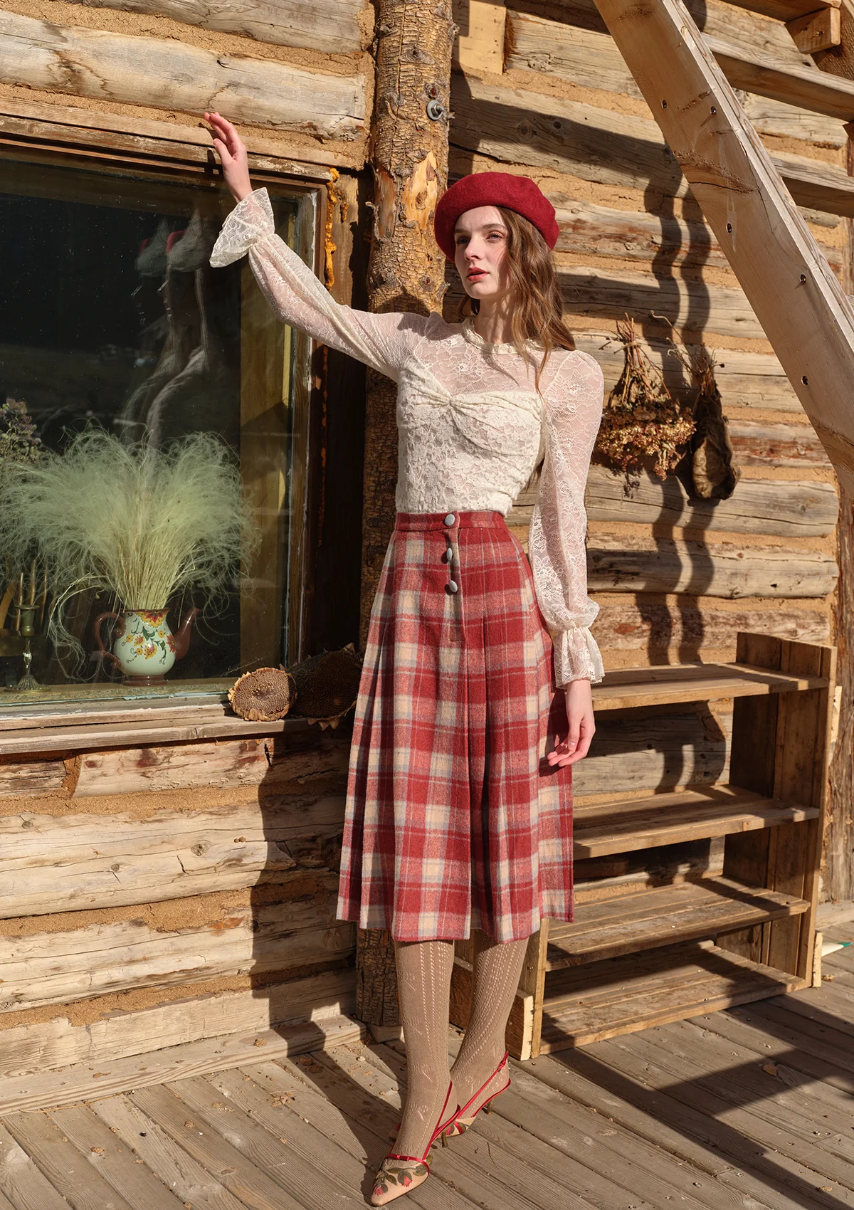 Rosey Christmas Cottage Skirt - Inhomebuy